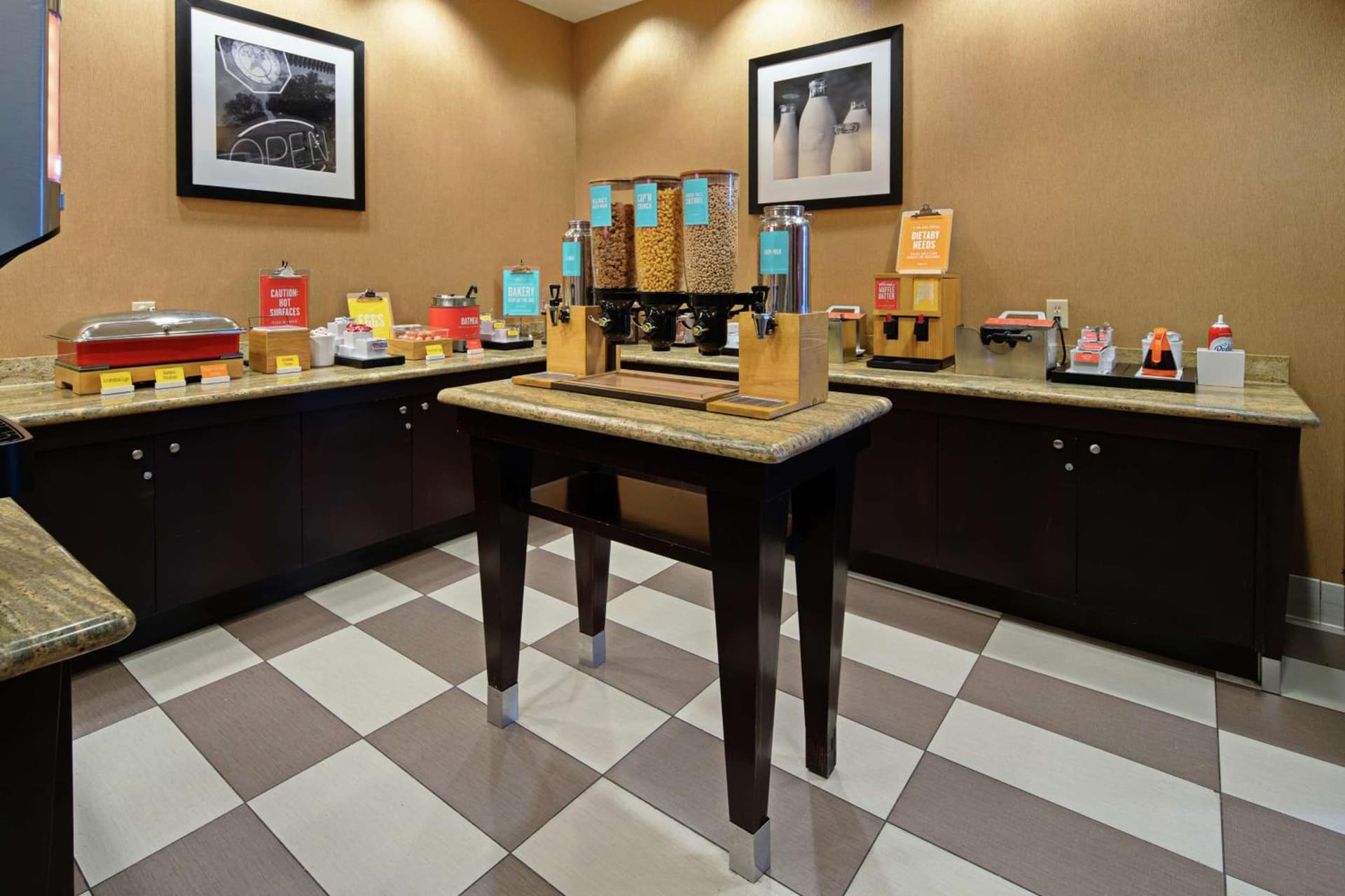 Hampton Inn & Suites Bremerton gallery photo in Bremerton, WA — image 21