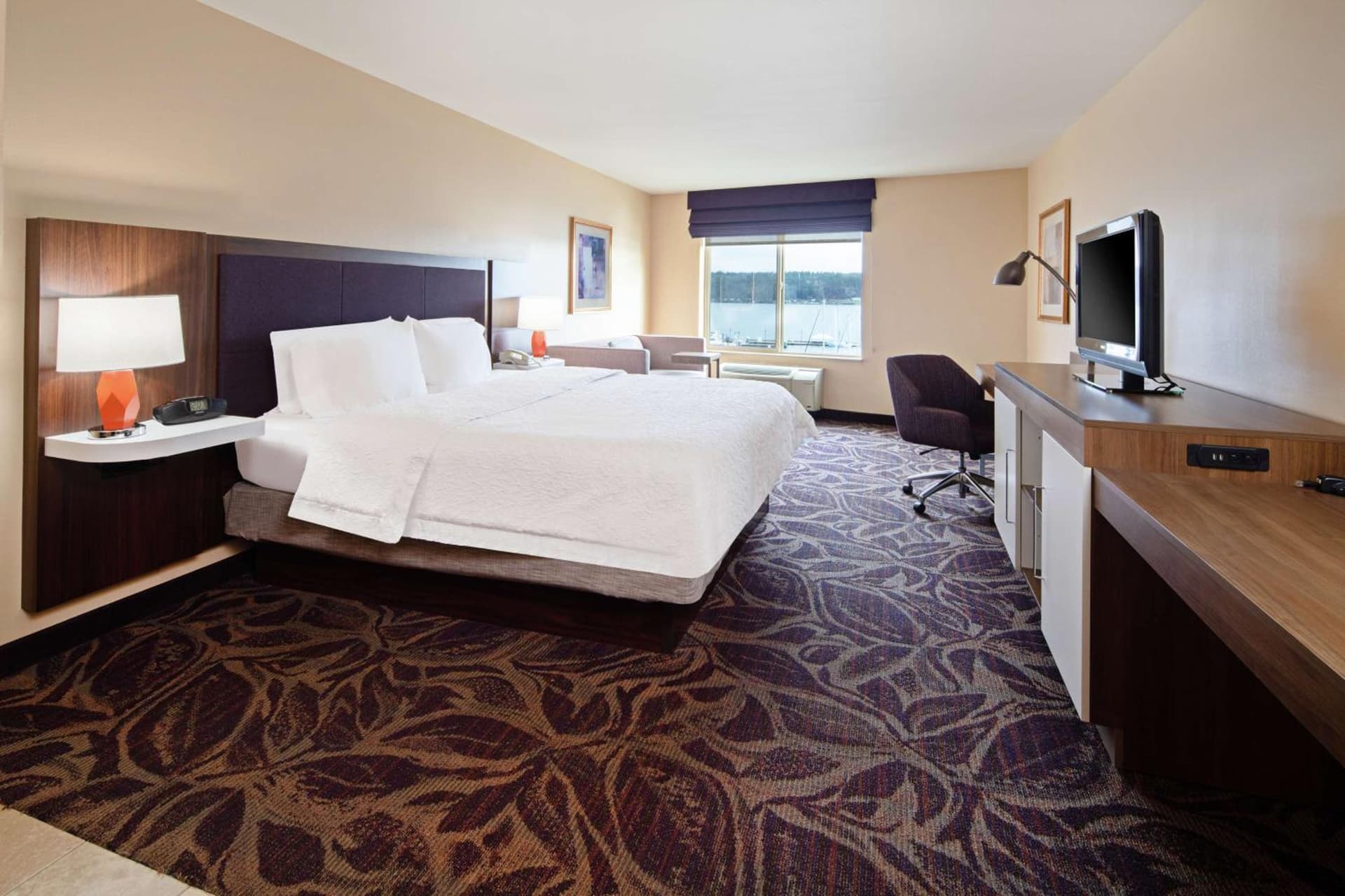 Hampton Inn & Suites Bremerton gallery photo in Bremerton, WA — image 24