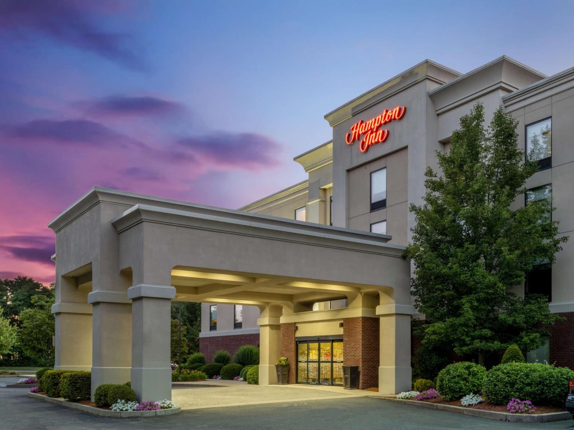 Hampton Inn Raynham-Taunton interior in Raynham, MA — gallery photo 2