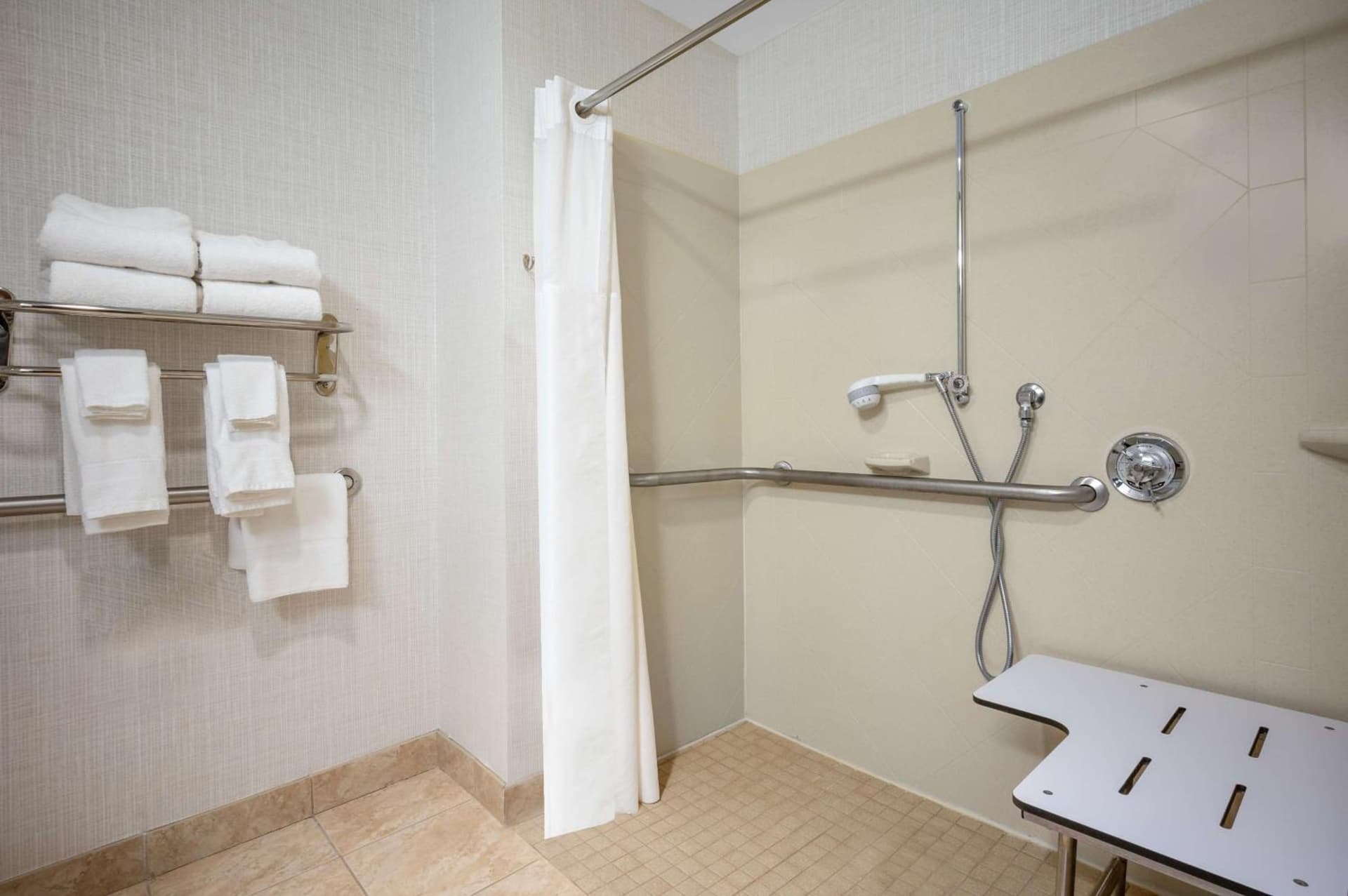 Hampton Inn Raynham-Taunton gallery photo in Raynham, MA — image 17