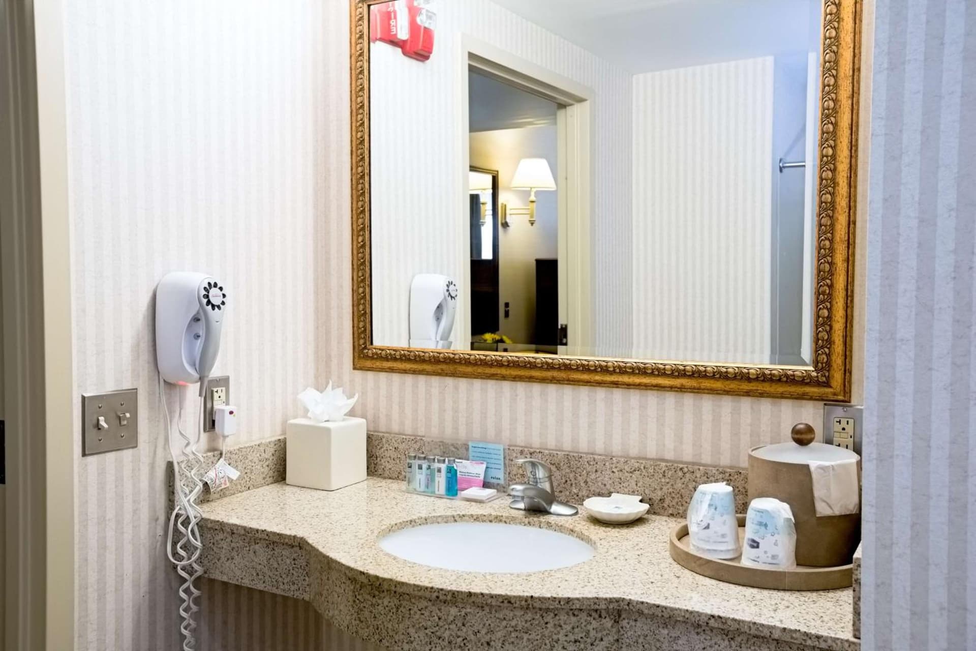 Hampton Inn Raynham-Taunton gallery photo in Raynham, MA — image 20