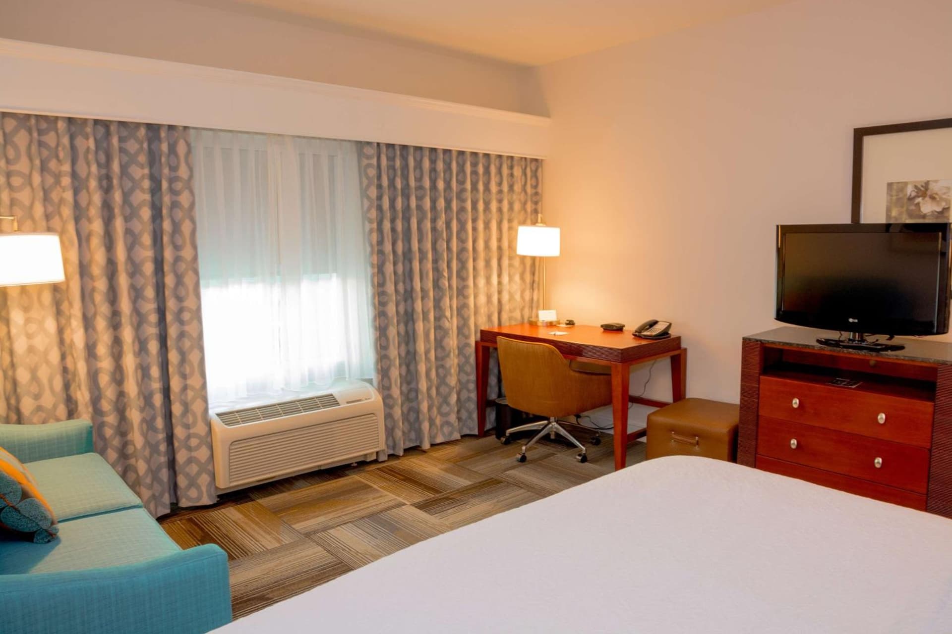 Hampton Inn & Suites Riverside/Corona East gallery photo in Riverside, CA — image 4