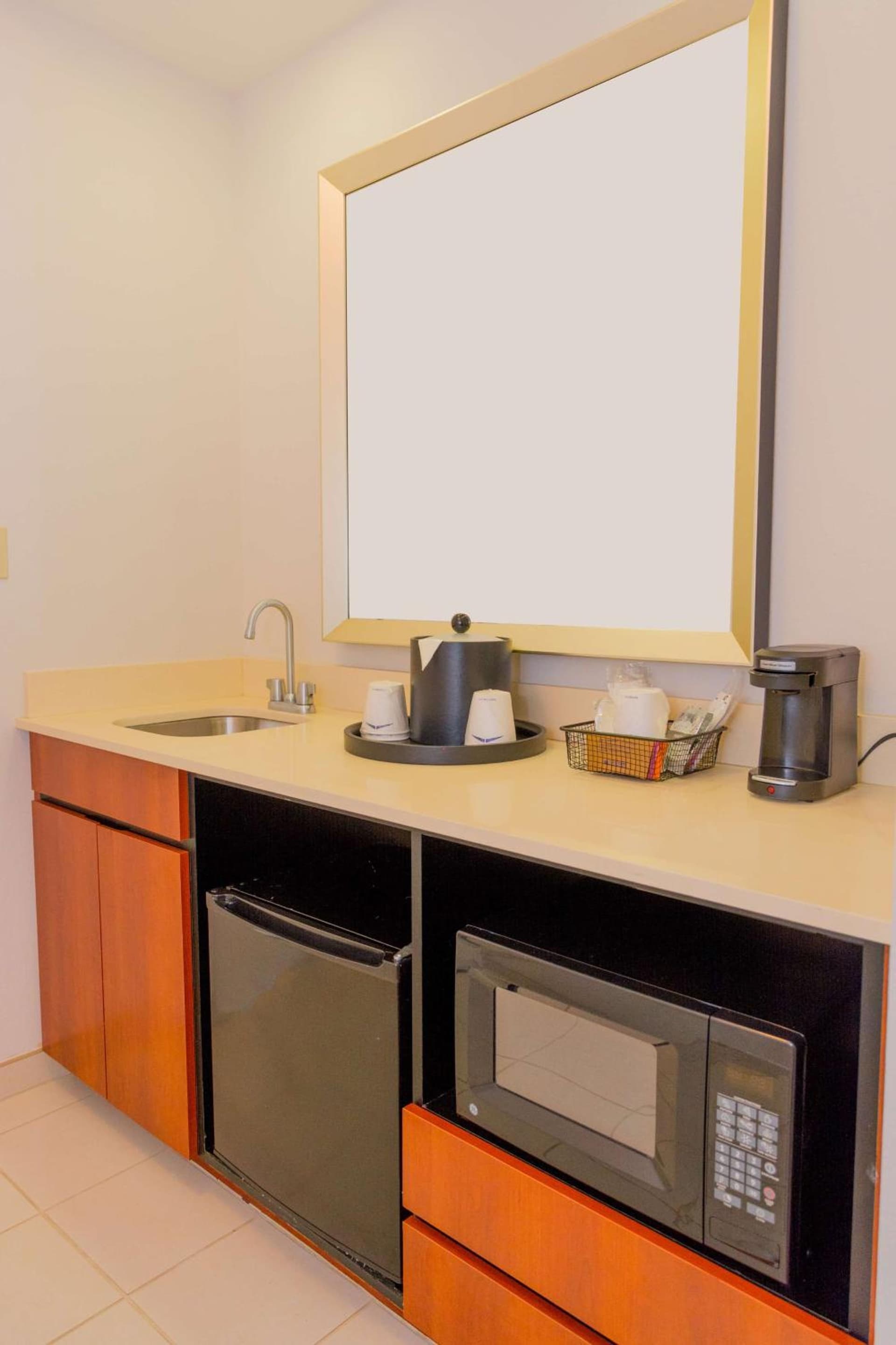 Hampton Inn & Suites Riverside/Corona East gallery photo in Riverside, CA — image 16