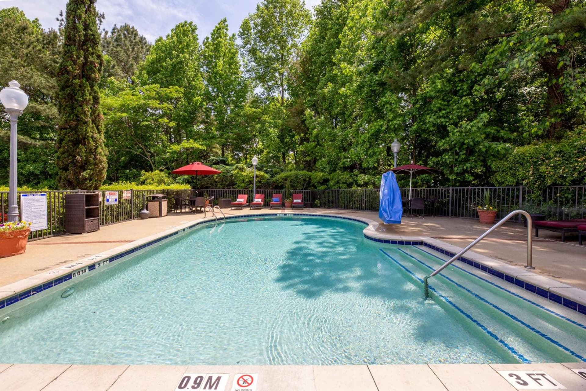Hampton Inn & Suites Raleigh Cary Lenovo Center gallery photo in Cary, NC — image 23