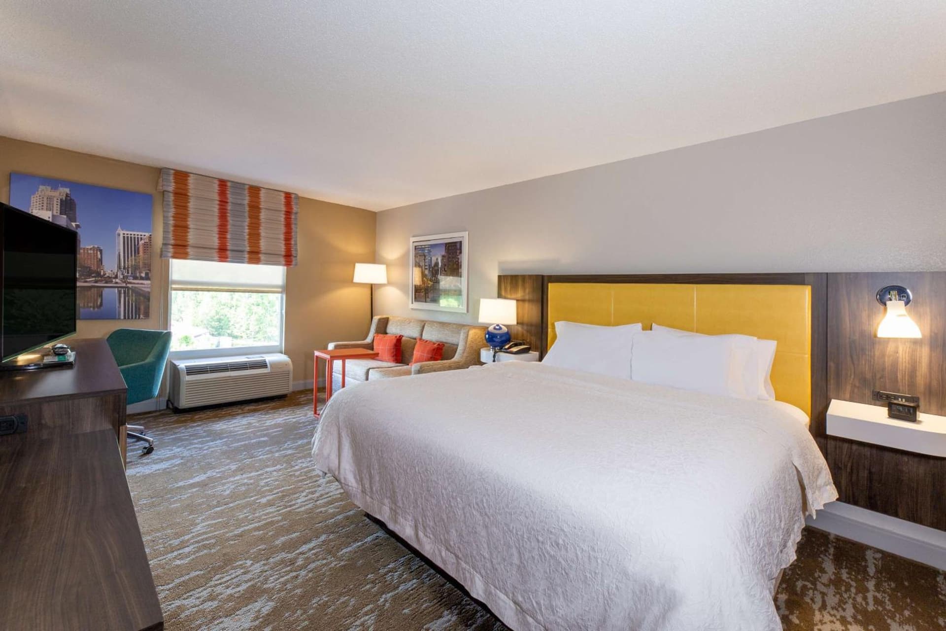 Hampton Inn & Suites Raleigh Cary Lenovo Center gallery photo in Cary, NC — image 53