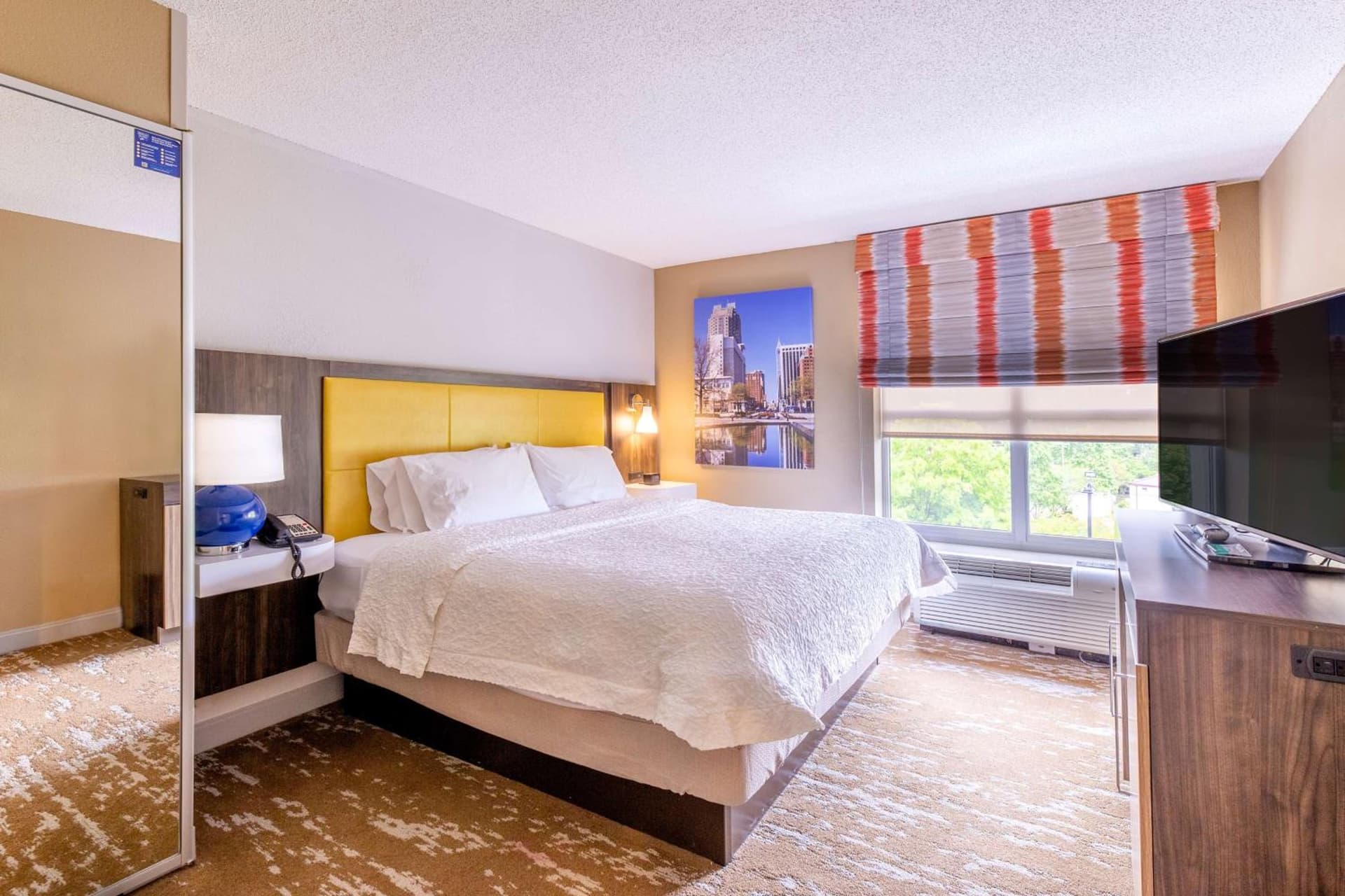 Hampton Inn & Suites Raleigh Cary Lenovo Center gallery photo in Cary, NC — image 16