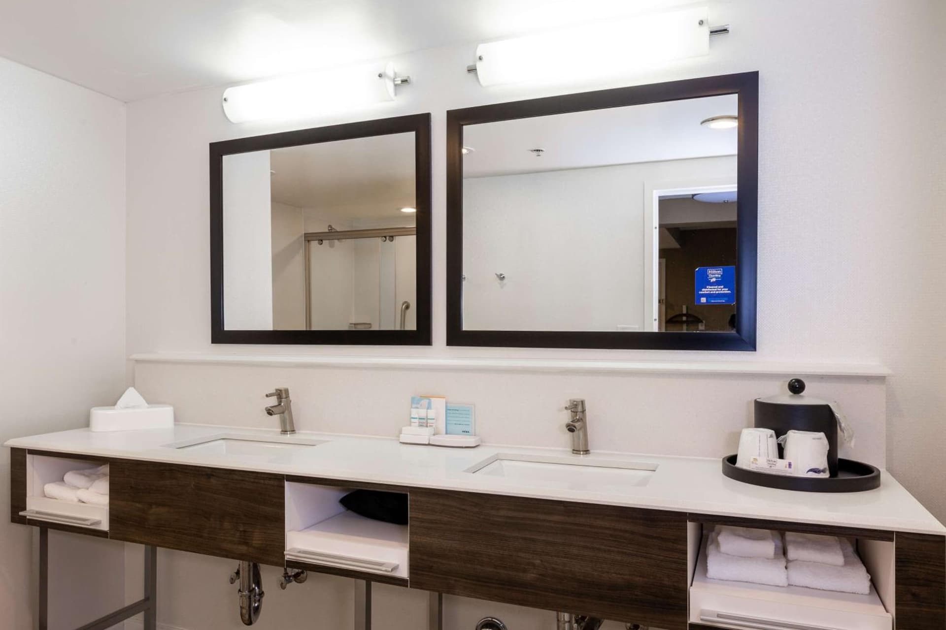 Hampton Inn & Suites Raleigh Cary Lenovo Center gallery photo in Cary, NC — image 34