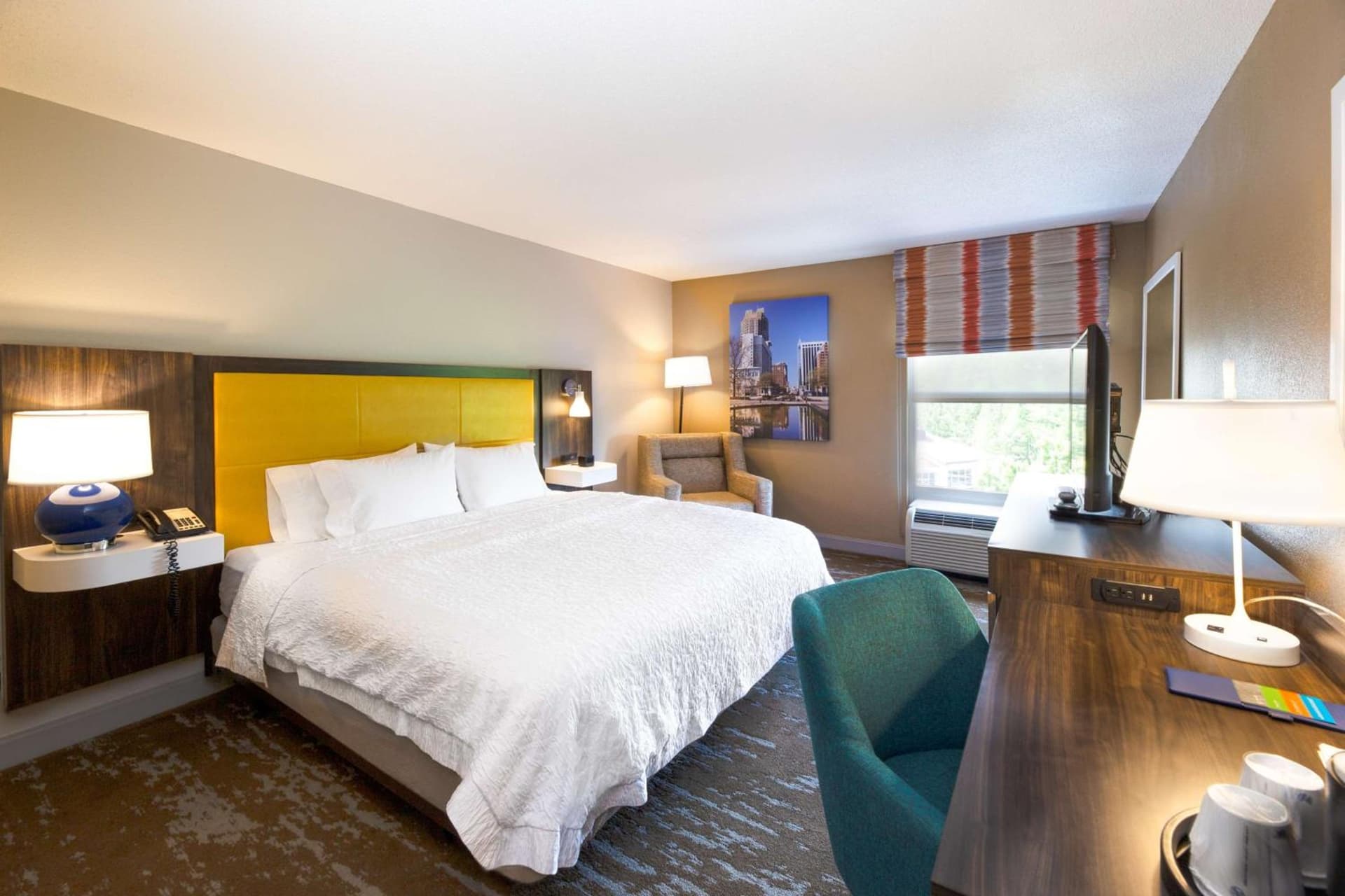Hampton Inn & Suites Raleigh Cary Lenovo Center gallery photo in Cary, NC — image 15