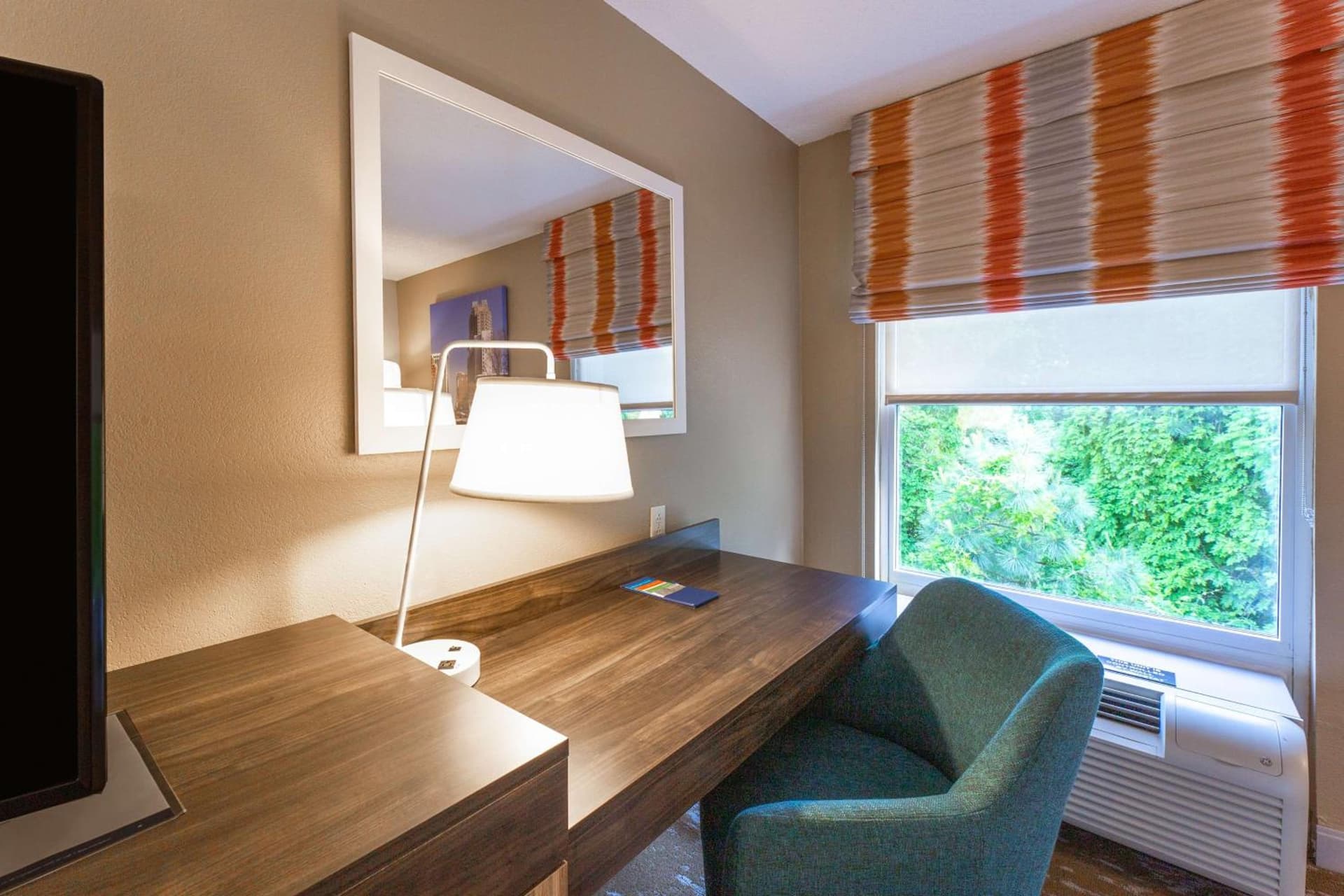 Hampton Inn & Suites Raleigh Cary Lenovo Center gallery photo in Cary, NC — image 50