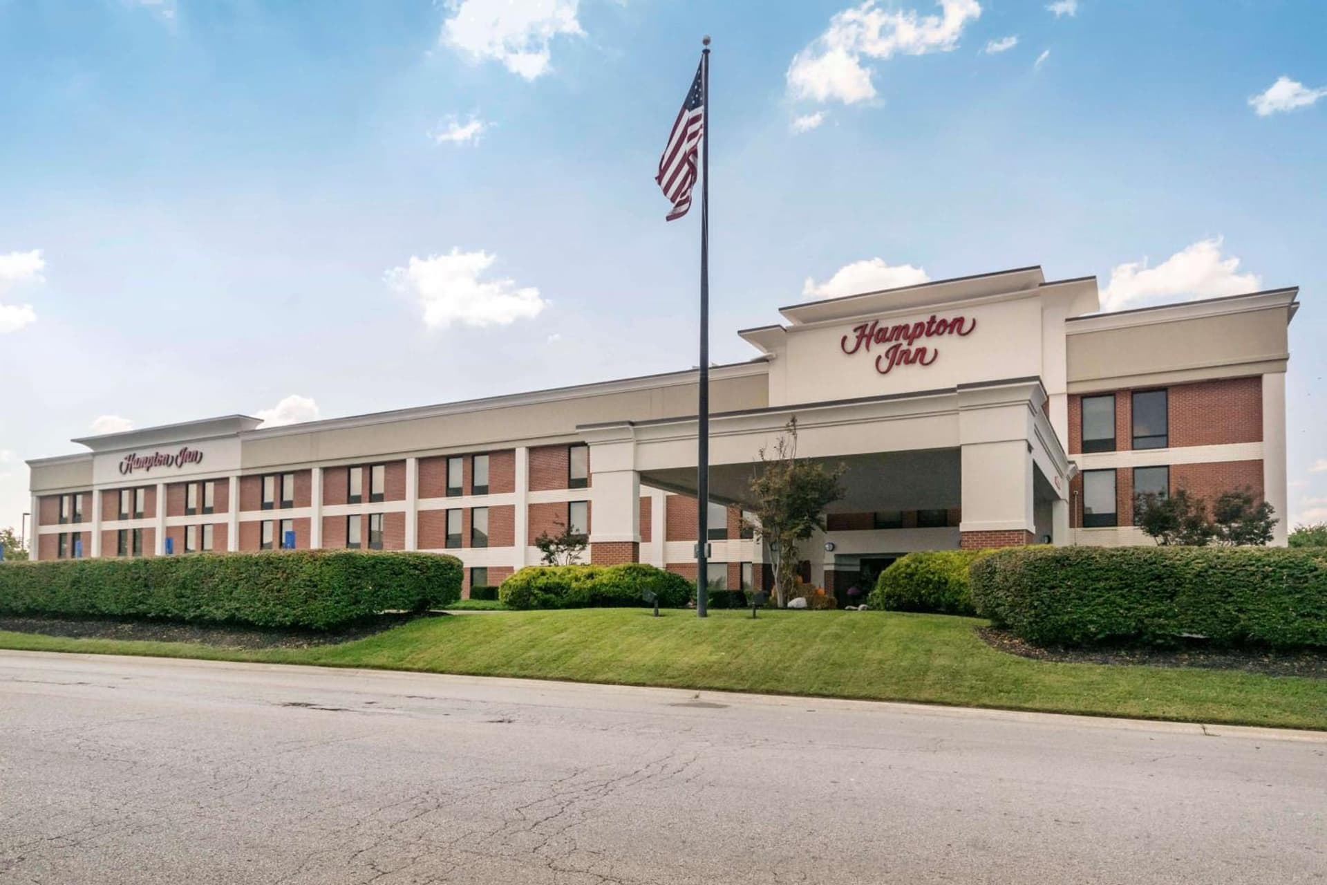 Hampton Inn Richmond KY featured exterior or lobby in Richmond, KY — similar hotel