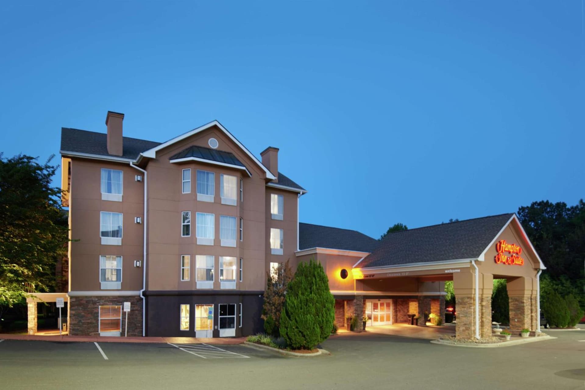 Hampton Inn & Suites Chapel Hill/Durham property views in Chapel Hill, NC — gallery photo 3