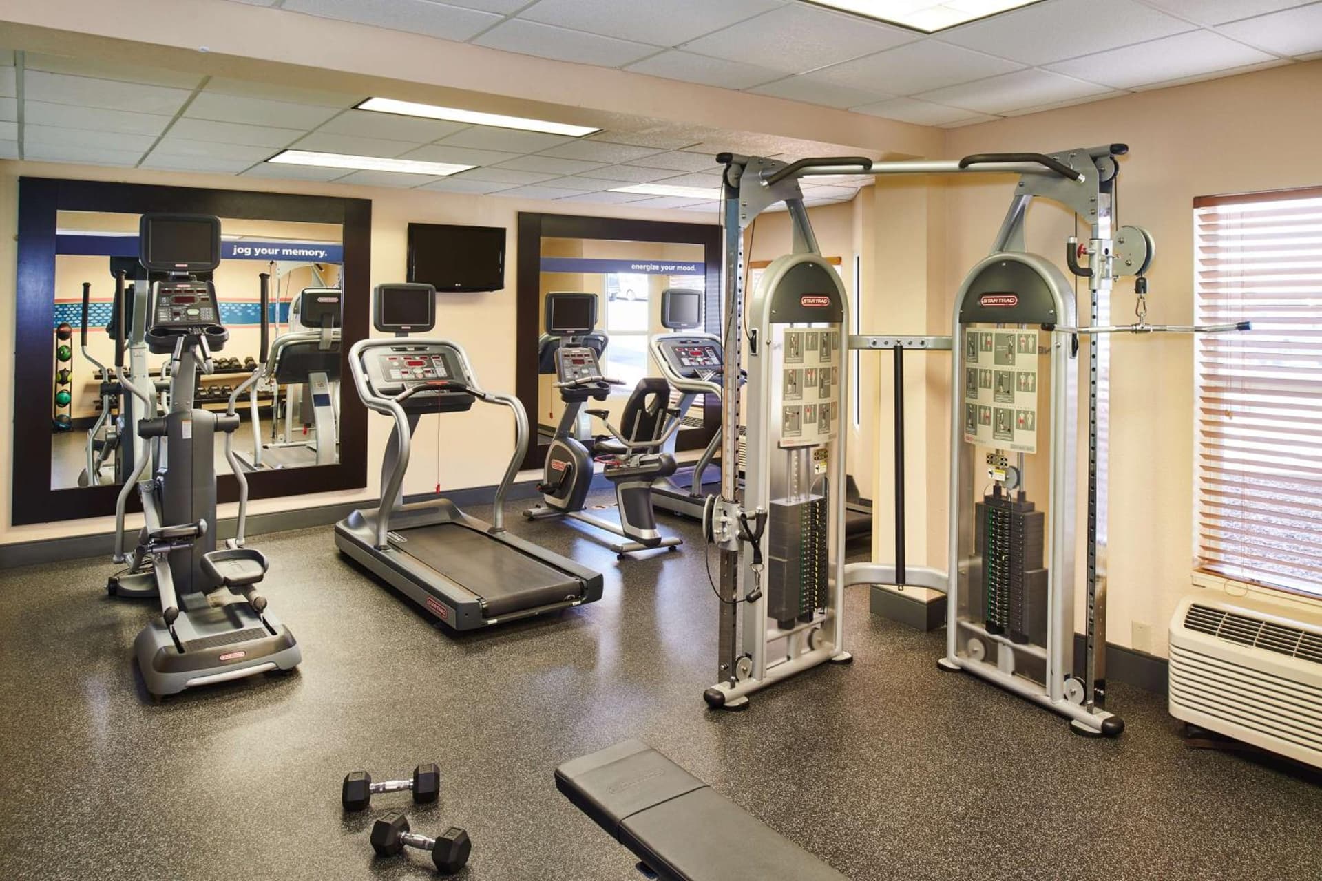 Hampton Inn & Suites Chapel Hill/Durham gallery photo in Chapel Hill, NC — image 12