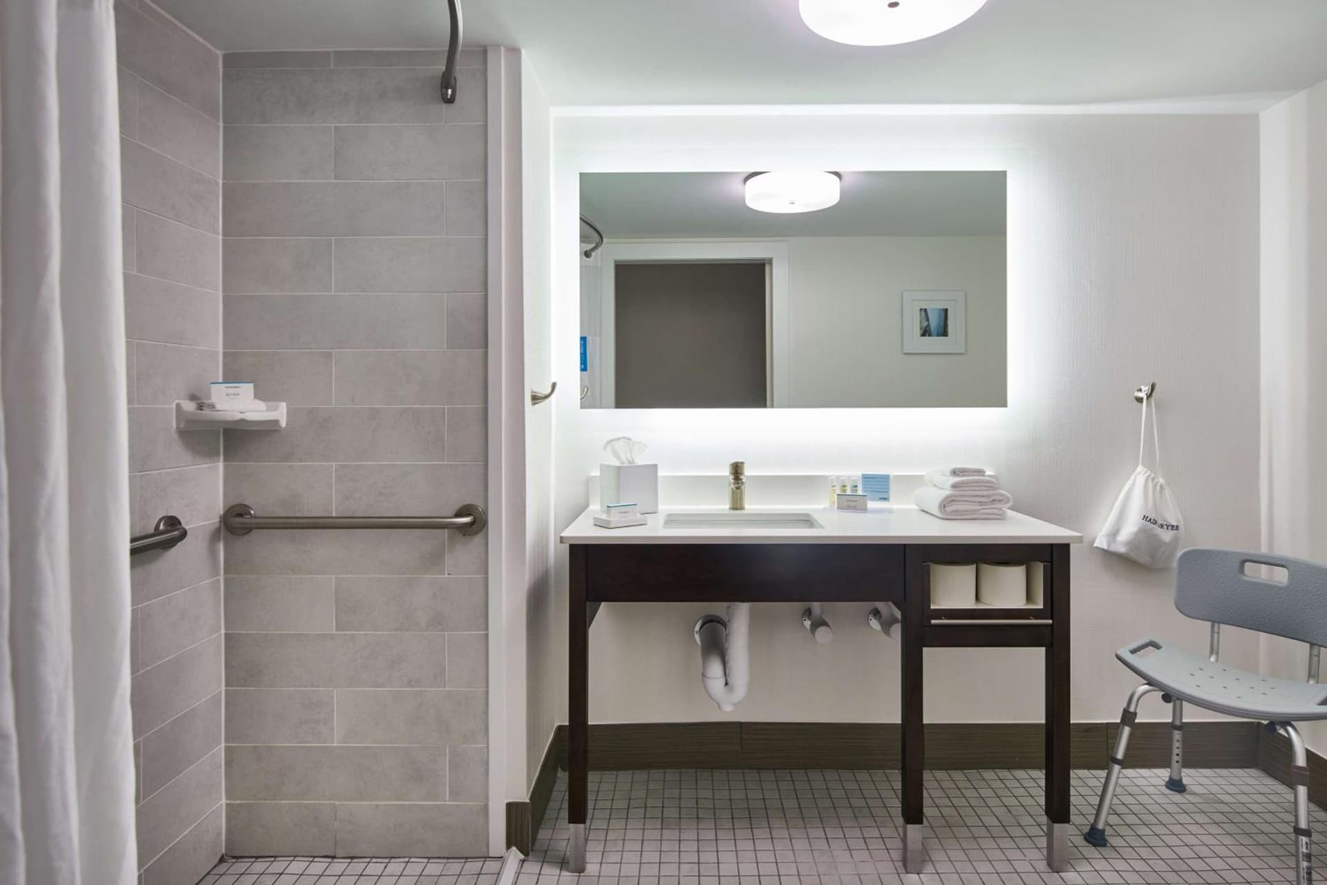 Hampton Inn & Suites Chapel Hill/Durham gallery photo in Chapel Hill, NC — image 30
