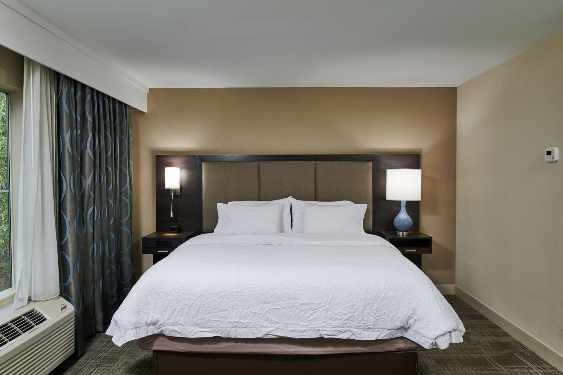 Hampton Inn & Suites Chapel Hill/Durham gallery photo in Chapel Hill, NC — image 10