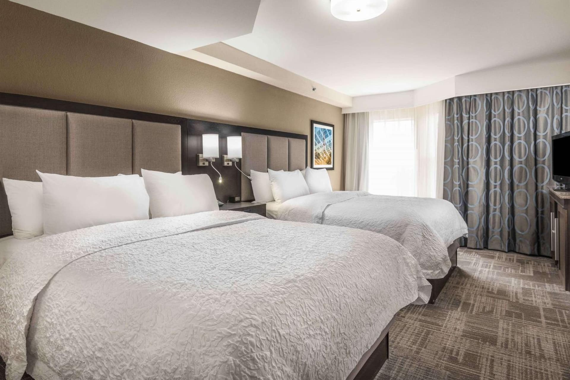 Hampton Inn & Suites Chapel Hill/Durham gallery photo in Chapel Hill, NC — image 41
