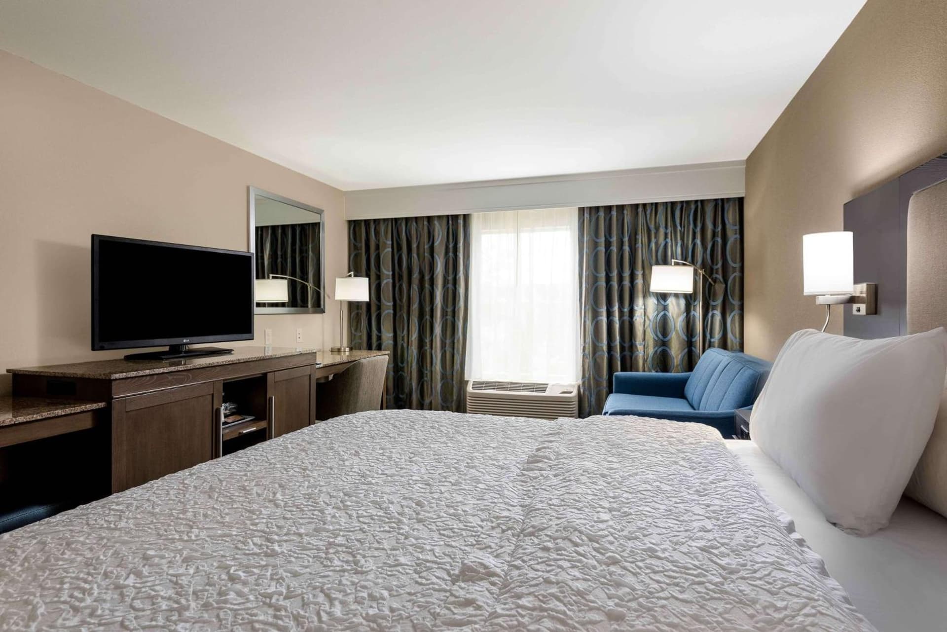 Hampton Inn & Suites Chapel Hill/Durham gallery photo in Chapel Hill, NC — image 35