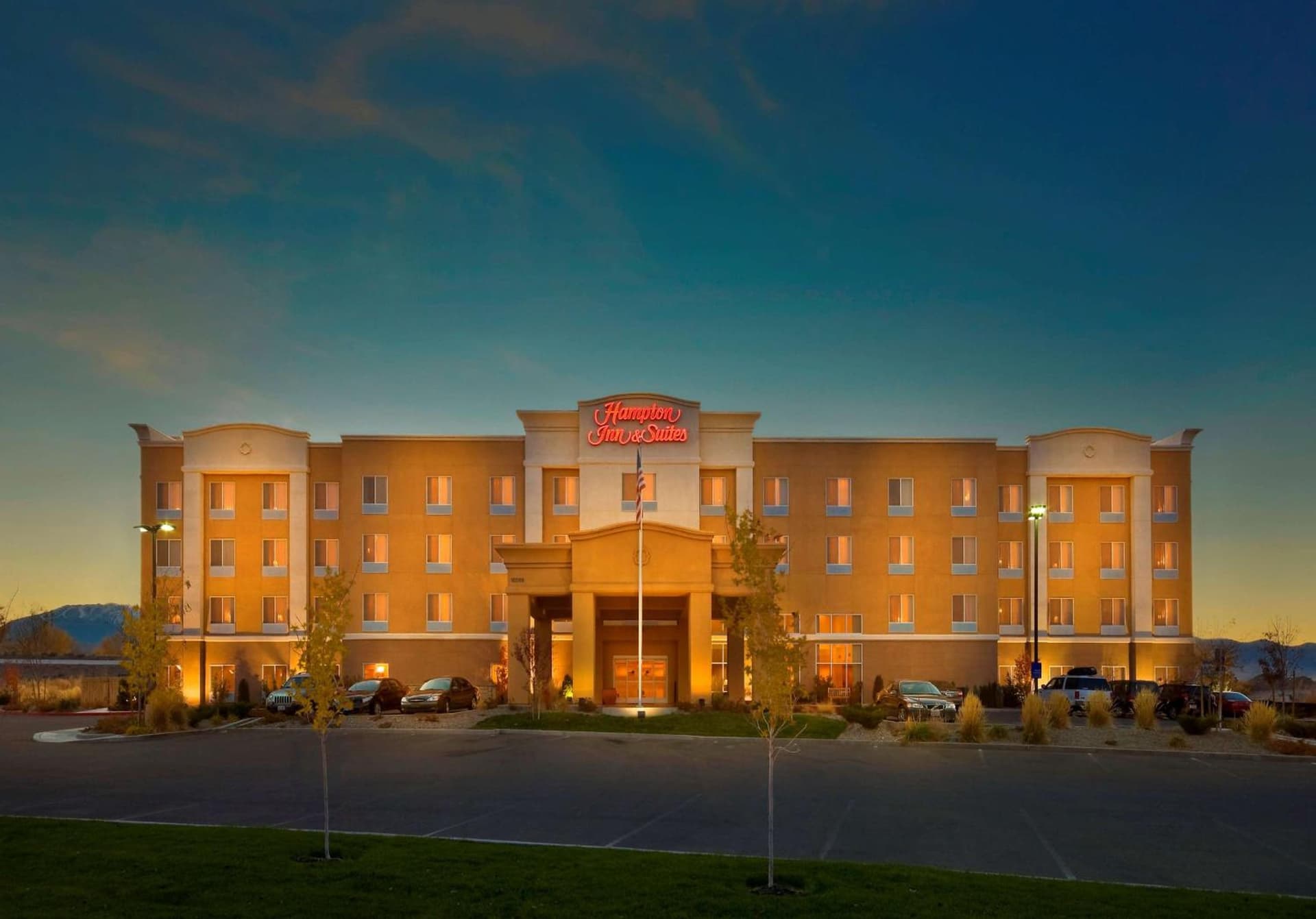 Hampton Inn & Suites Reno interior in Reno, NV — gallery photo 2