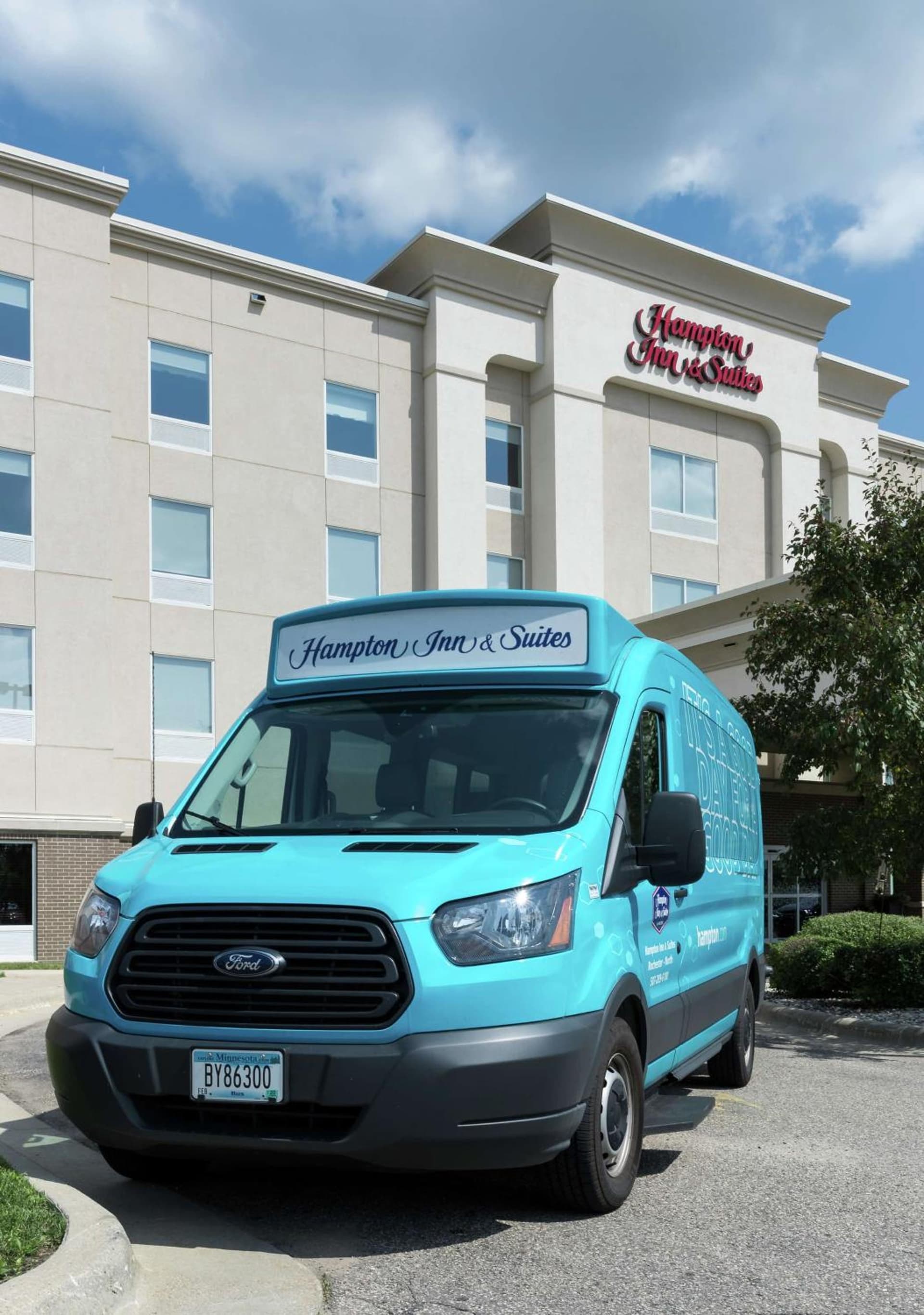 Hampton Inn & Suites Rochester-North interior in Rochester, MN — gallery photo 2
