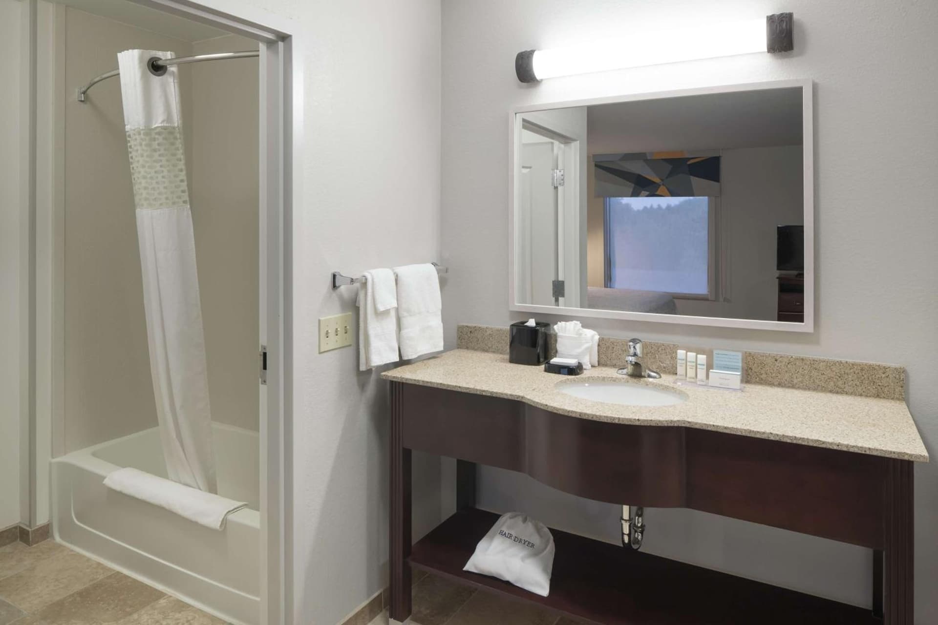 Hampton Inn & Suites Rochester-North gallery photo in Rochester, MN — image 24