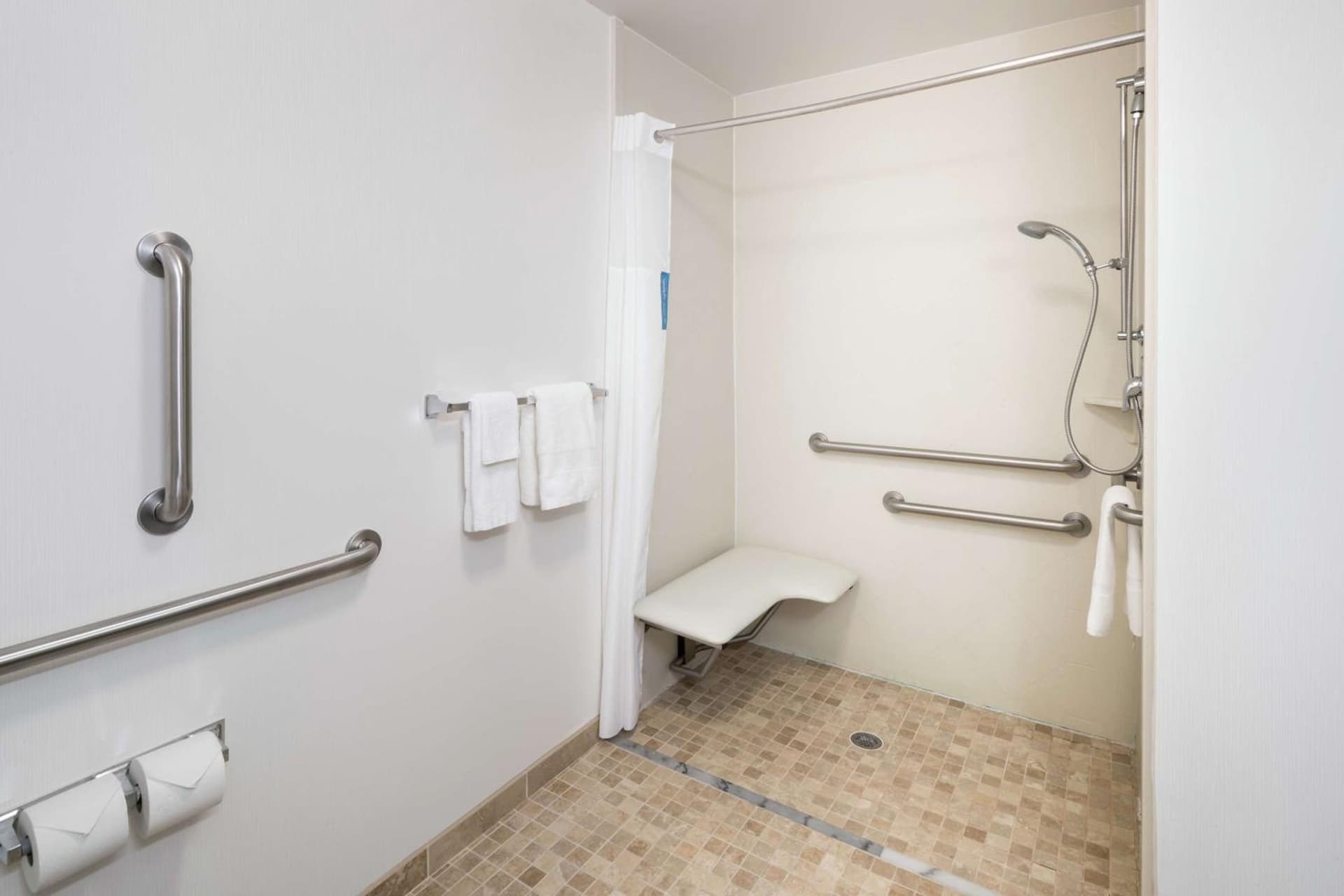 Hampton Inn & Suites Rochester-North gallery photo in Rochester, MN — image 22