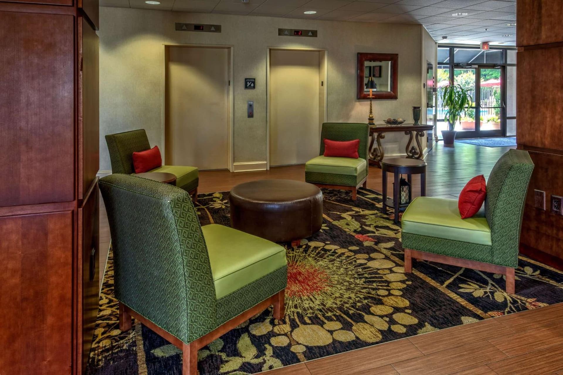 Hampton Inn Rocky Mount interior in Rocky Mount, NC — gallery photo 2