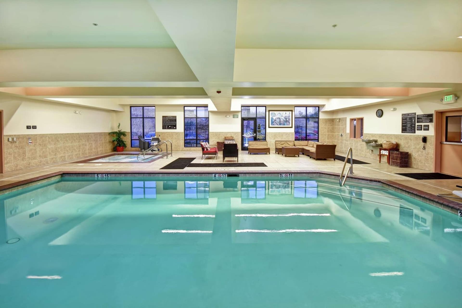 Hampton Inn & Suites Folsom gallery photo in Folsom, CA — image 55