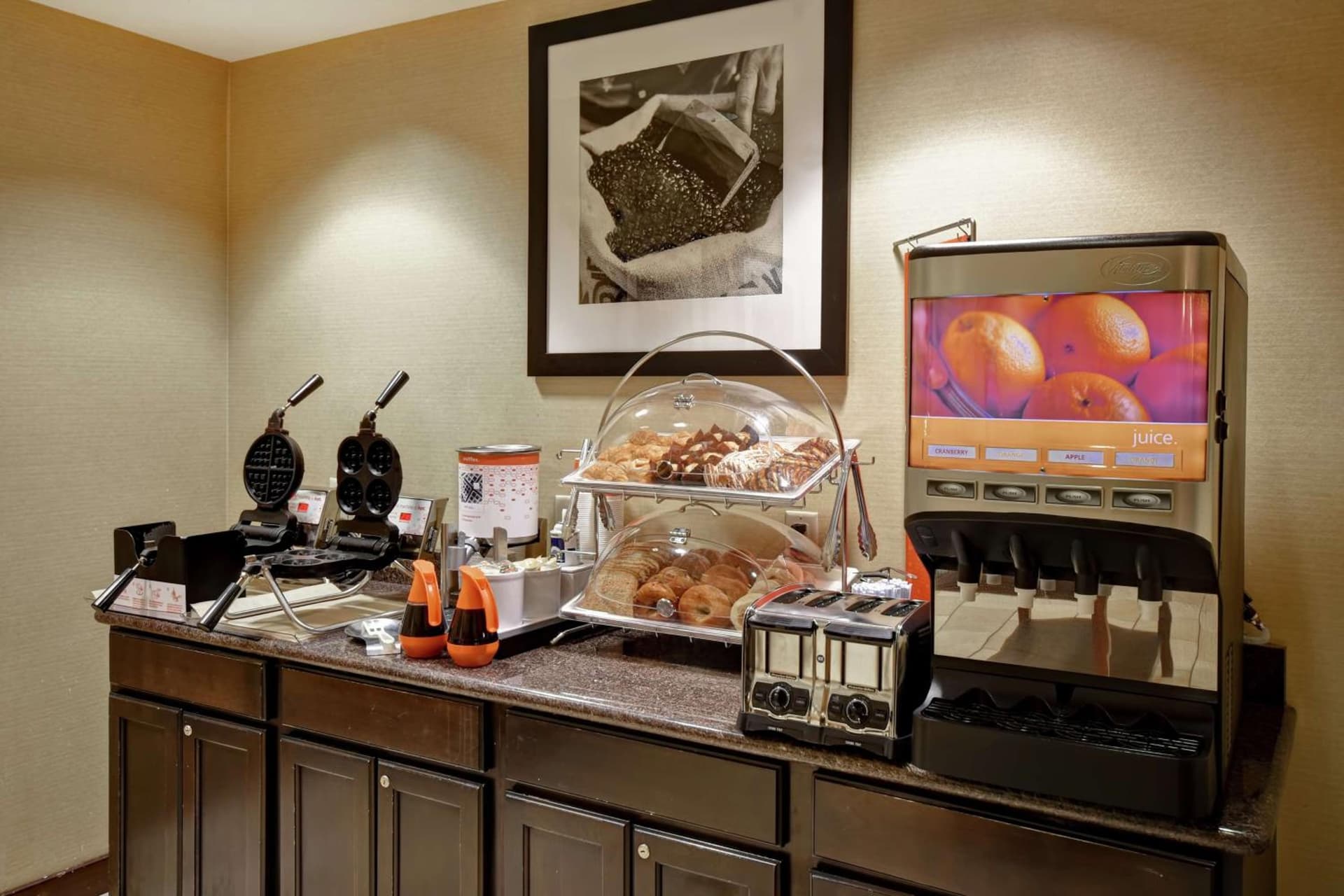Hampton Inn & Suites Folsom gallery photo in Folsom, CA — image 54