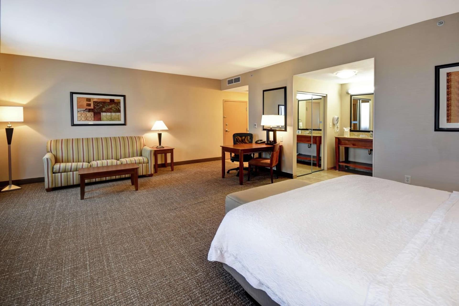 Hampton Inn & Suites Folsom gallery photo in Folsom, CA — image 10