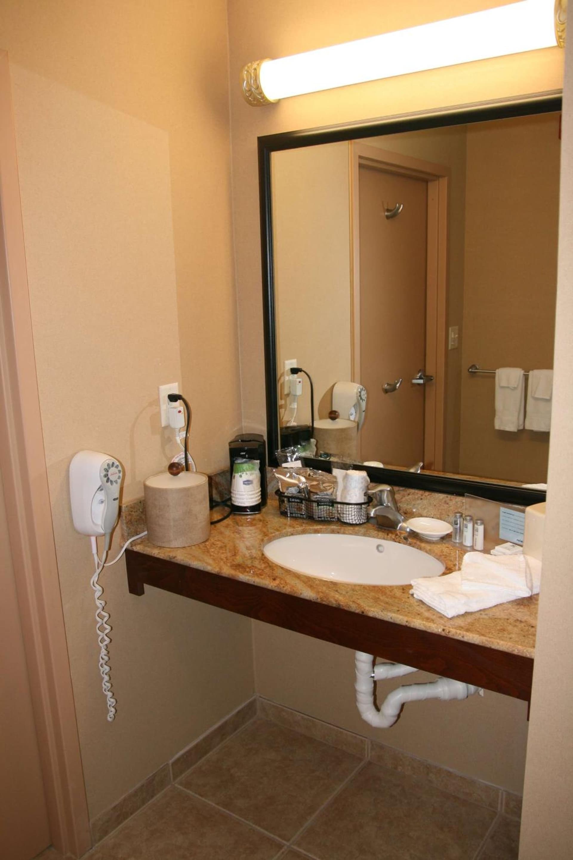 Hampton Inn & Suites Folsom gallery photo in Folsom, CA — image 83