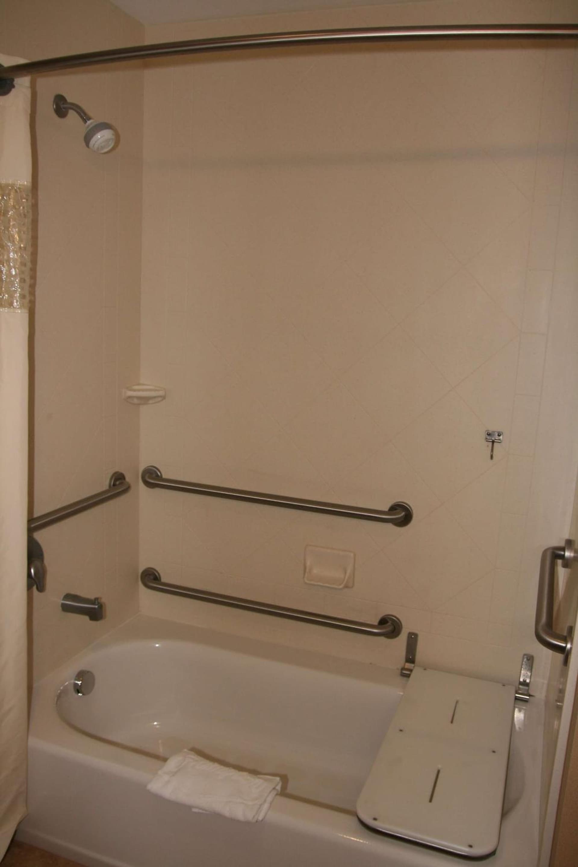 Hampton Inn & Suites Folsom gallery photo in Folsom, CA — image 73