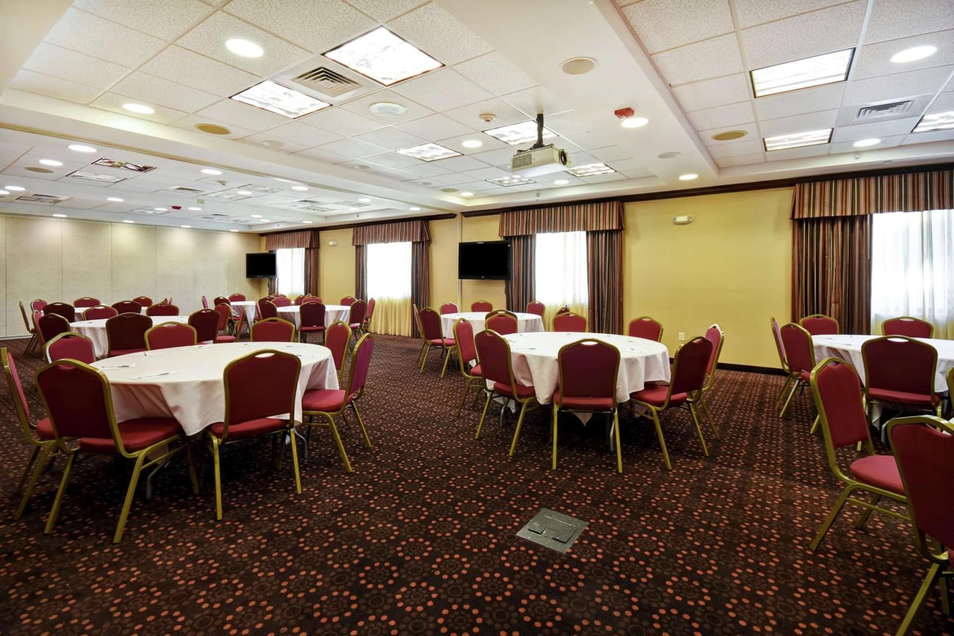 Hampton Inn & Suites Folsom gallery photo in Folsom, CA — image 68