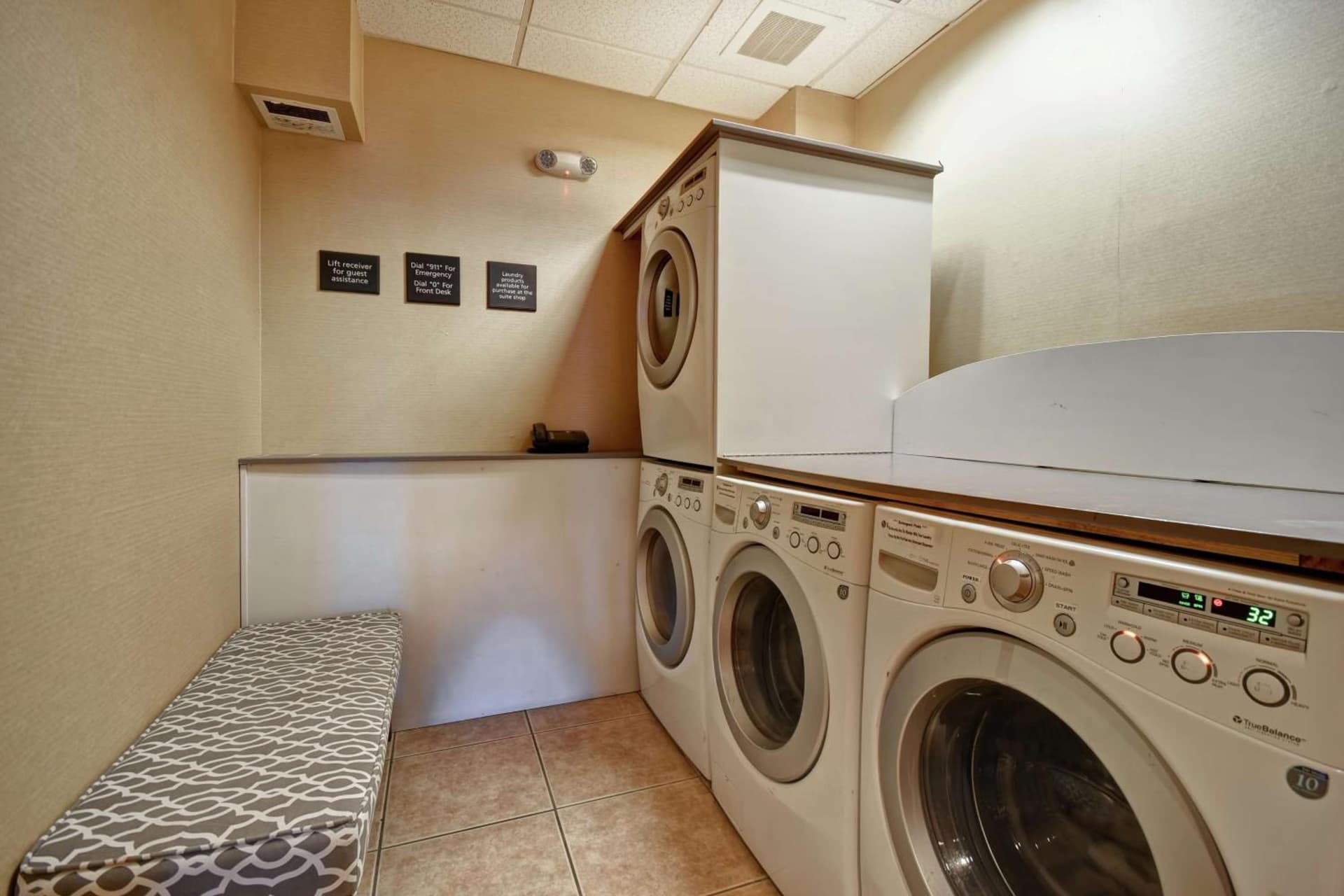 Hampton Inn & Suites Folsom gallery photo in Folsom, CA — image 25