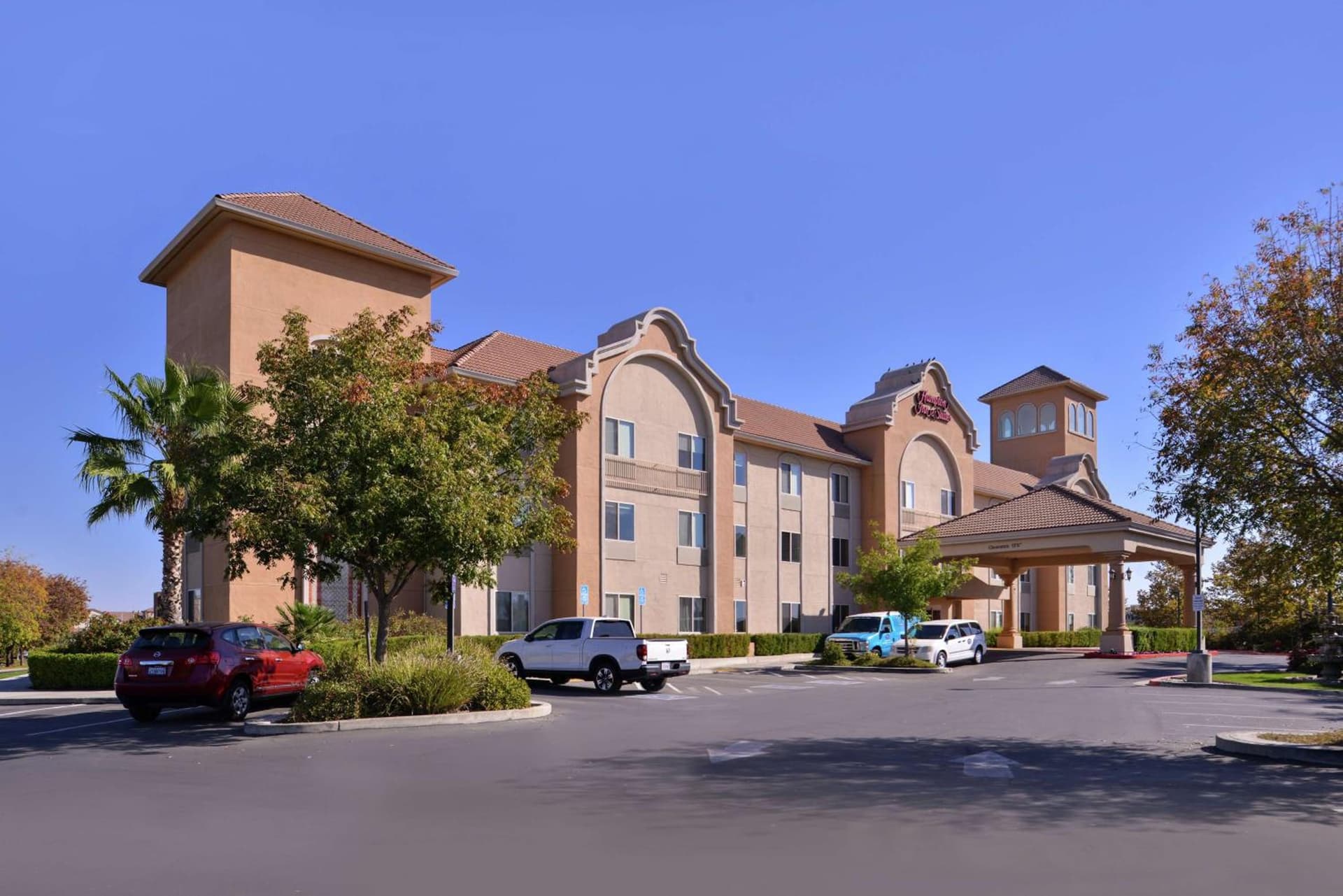 Hampton Inn & Suites Woodland-Sacramento Area featured exterior or lobby in Woodland, CA — similar hotel