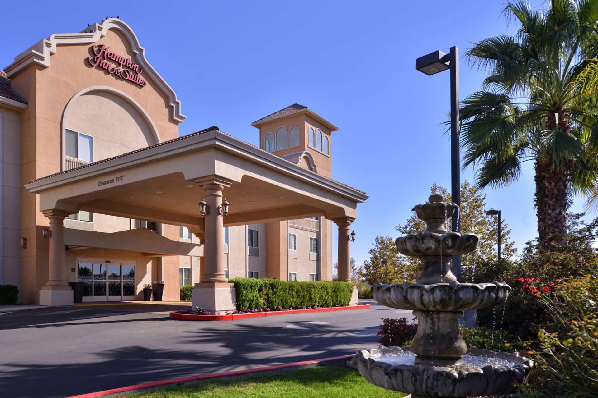 Hampton Inn & Suites Woodland-Sacramento Area property views in Woodland, CA — gallery photo 3