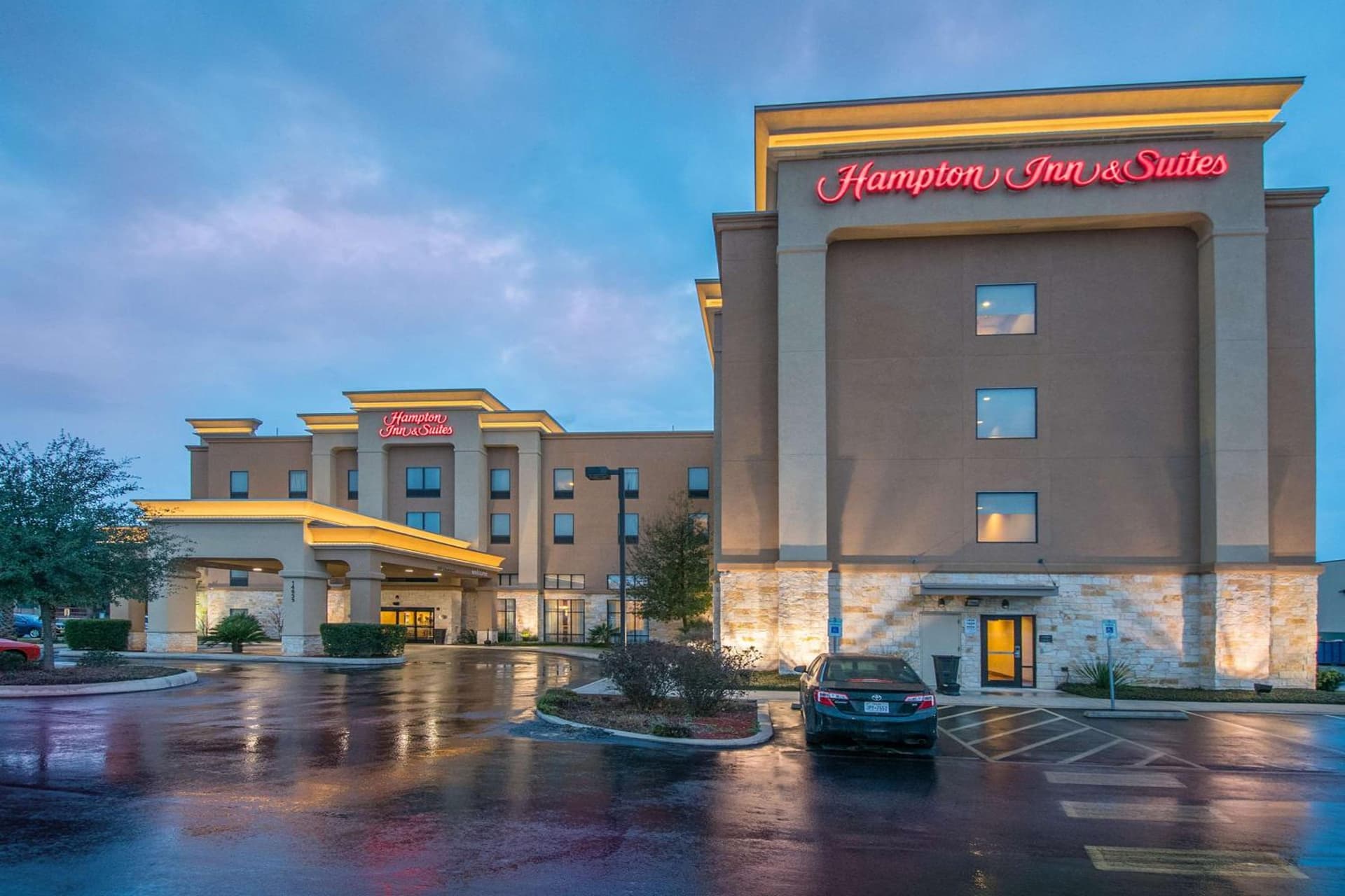 Hampton Inn & Suites Selma-San Antonio/Randolph AFB property views in Selma, TX — gallery photo 3