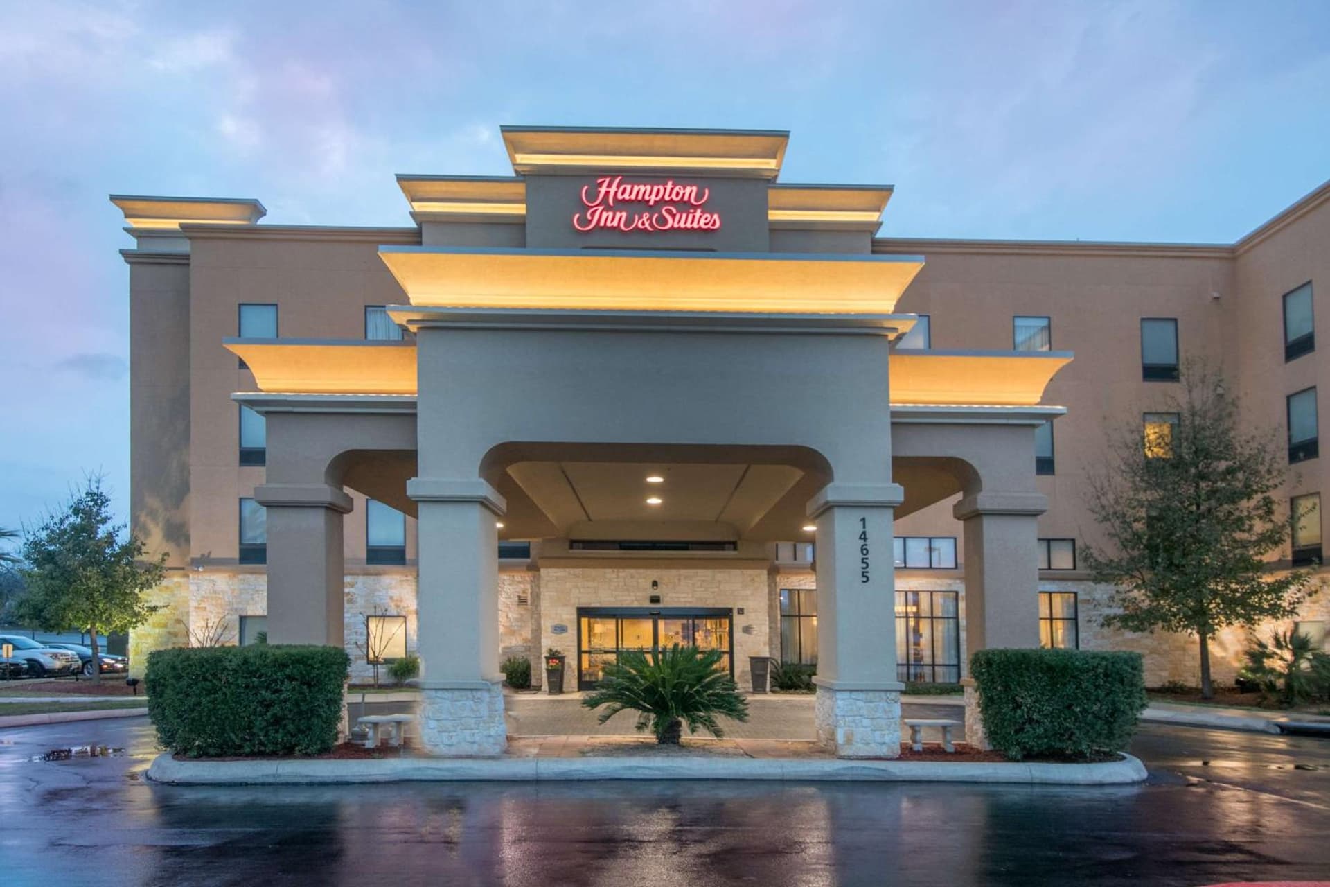 Hampton Inn & Suites Selma-San Antonio/Randolph AFB interior in Selma, TX — gallery photo 2