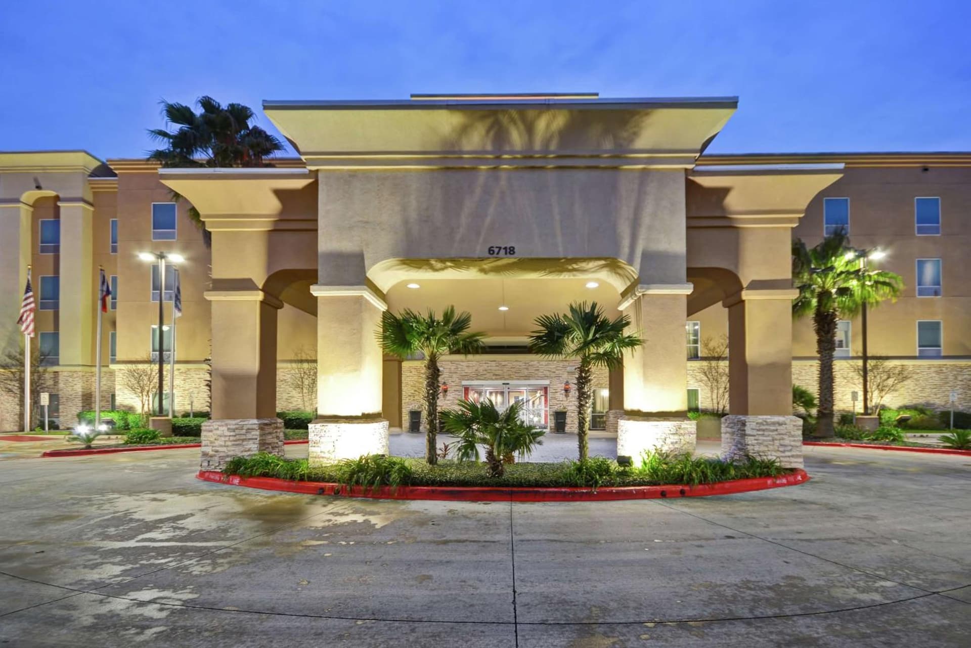 Hampton Inn & Suites San Antonio/Northeast I-35 interior in San Antonio, TX — gallery photo 2