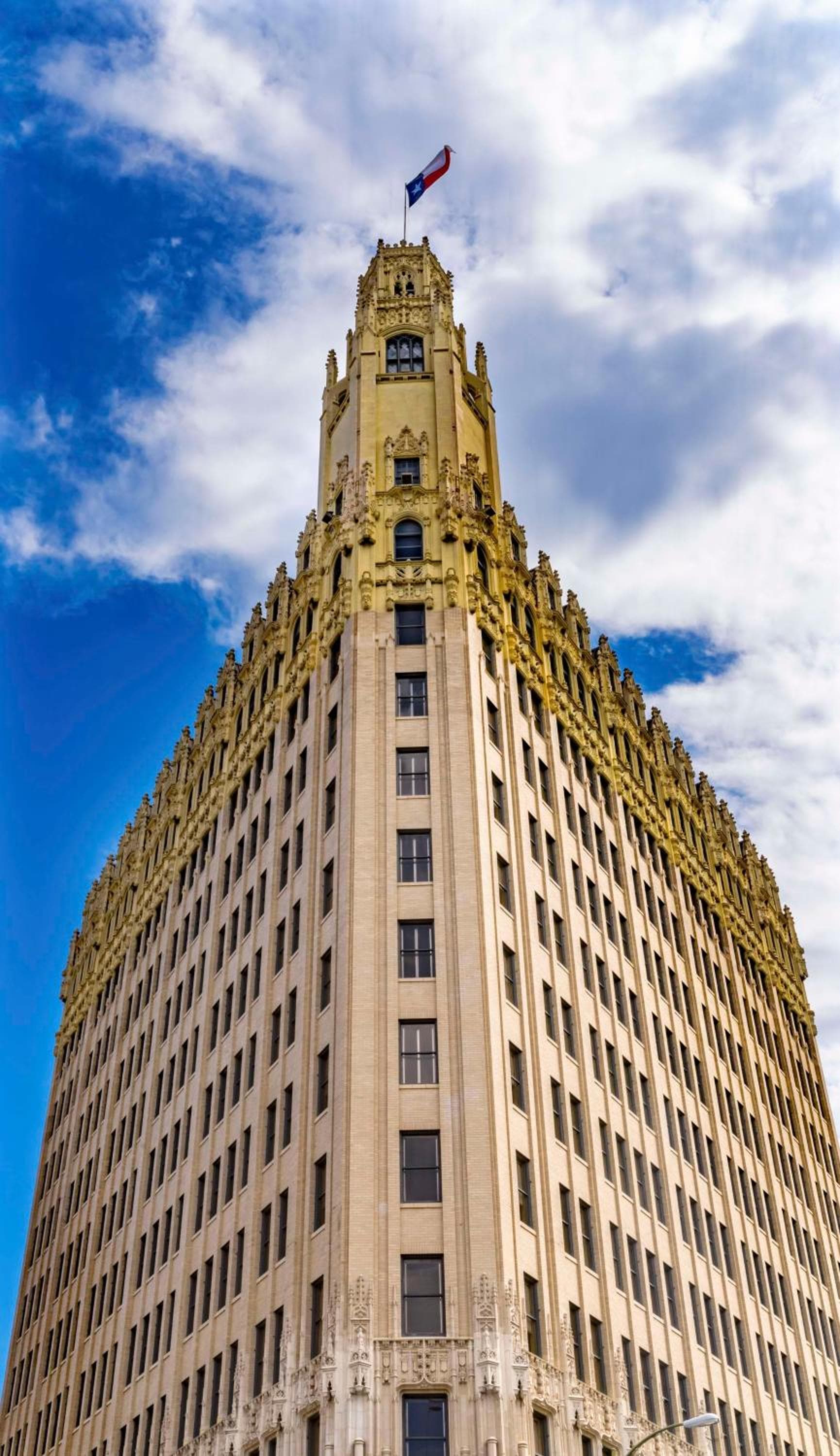 The Emily Morgan Hotel - A DoubleTree by Hilton gallery photo in San Antonio, TX — image 22