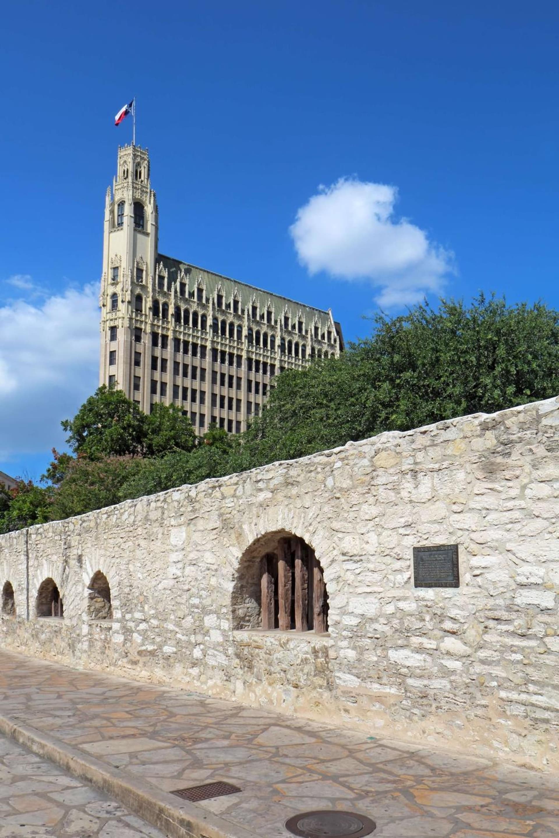 The Emily Morgan Hotel - A DoubleTree by Hilton gallery photo in San Antonio, TX — image 57