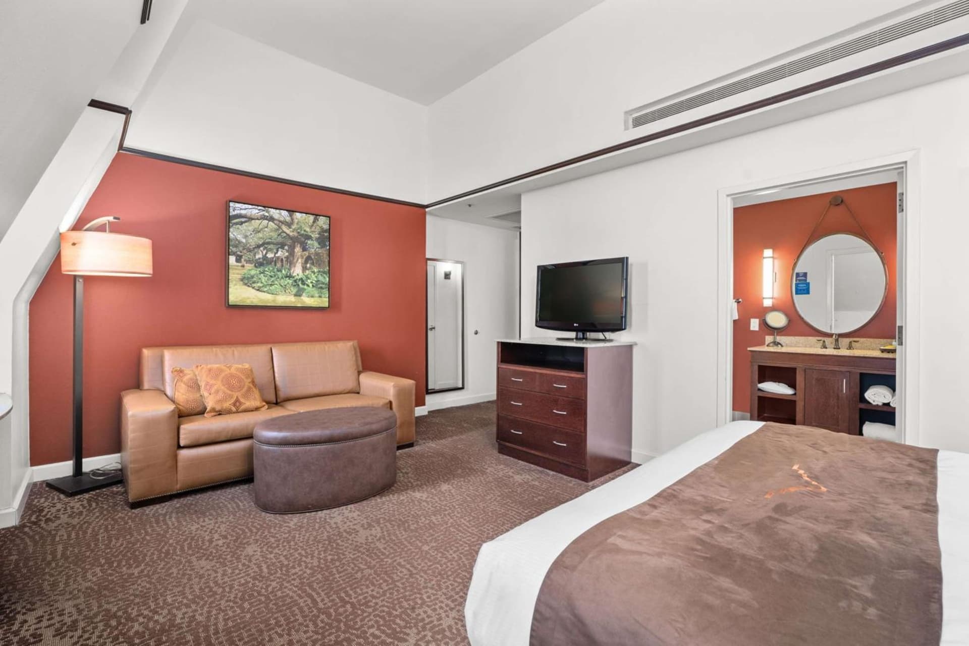 The Emily Morgan Hotel - A DoubleTree by Hilton gallery photo in San Antonio, TX — image 34