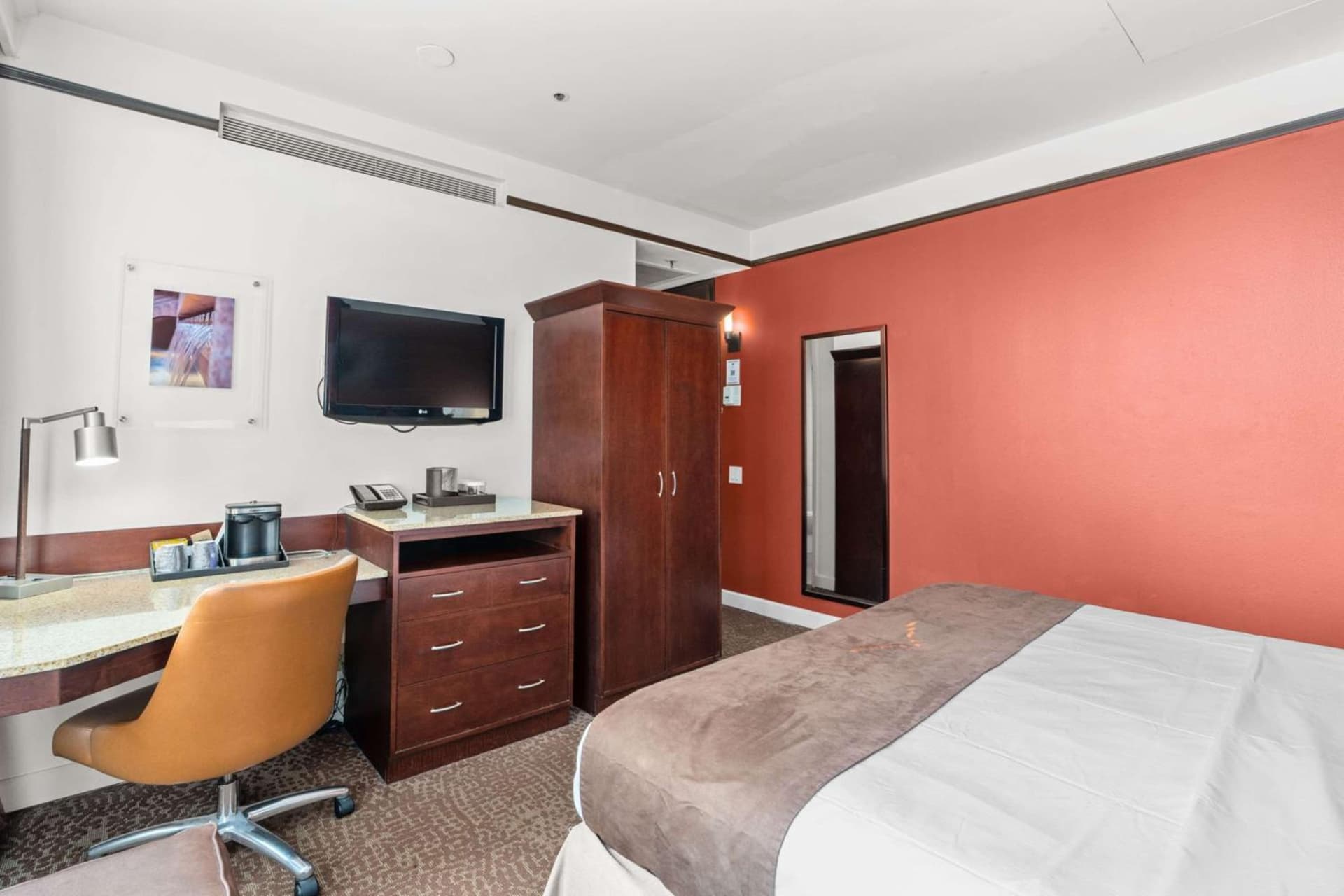The Emily Morgan Hotel - A DoubleTree by Hilton gallery photo in San Antonio, TX — image 42