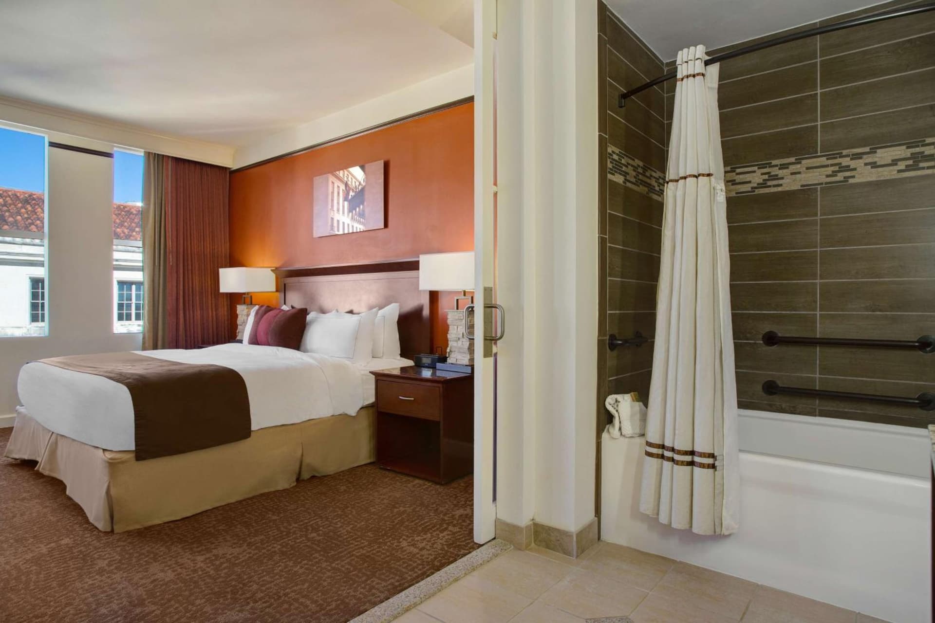The Emily Morgan Hotel - A DoubleTree by Hilton gallery photo in San Antonio, TX — image 59