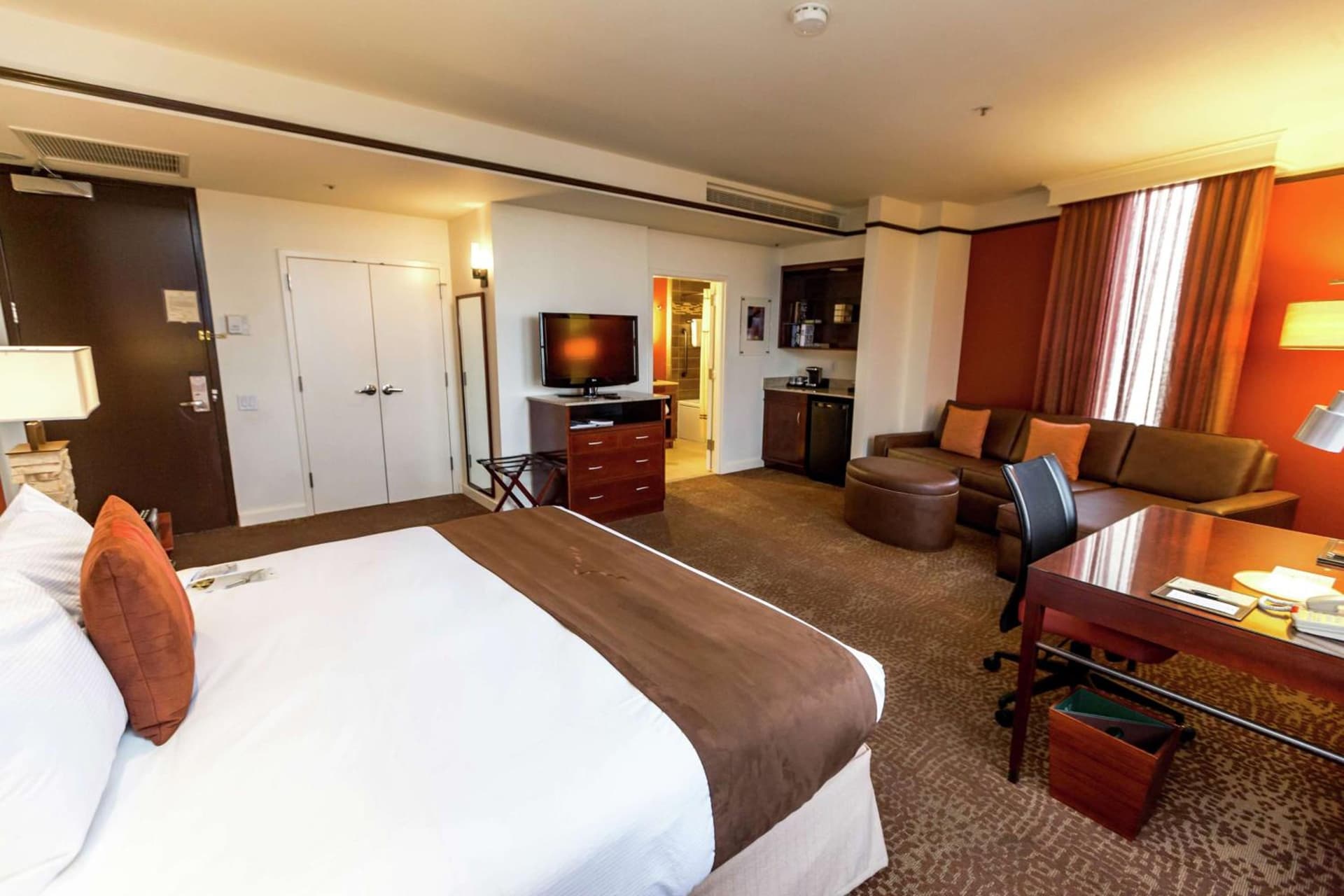 The Emily Morgan Hotel - A DoubleTree by Hilton gallery photo in San Antonio, TX — image 18