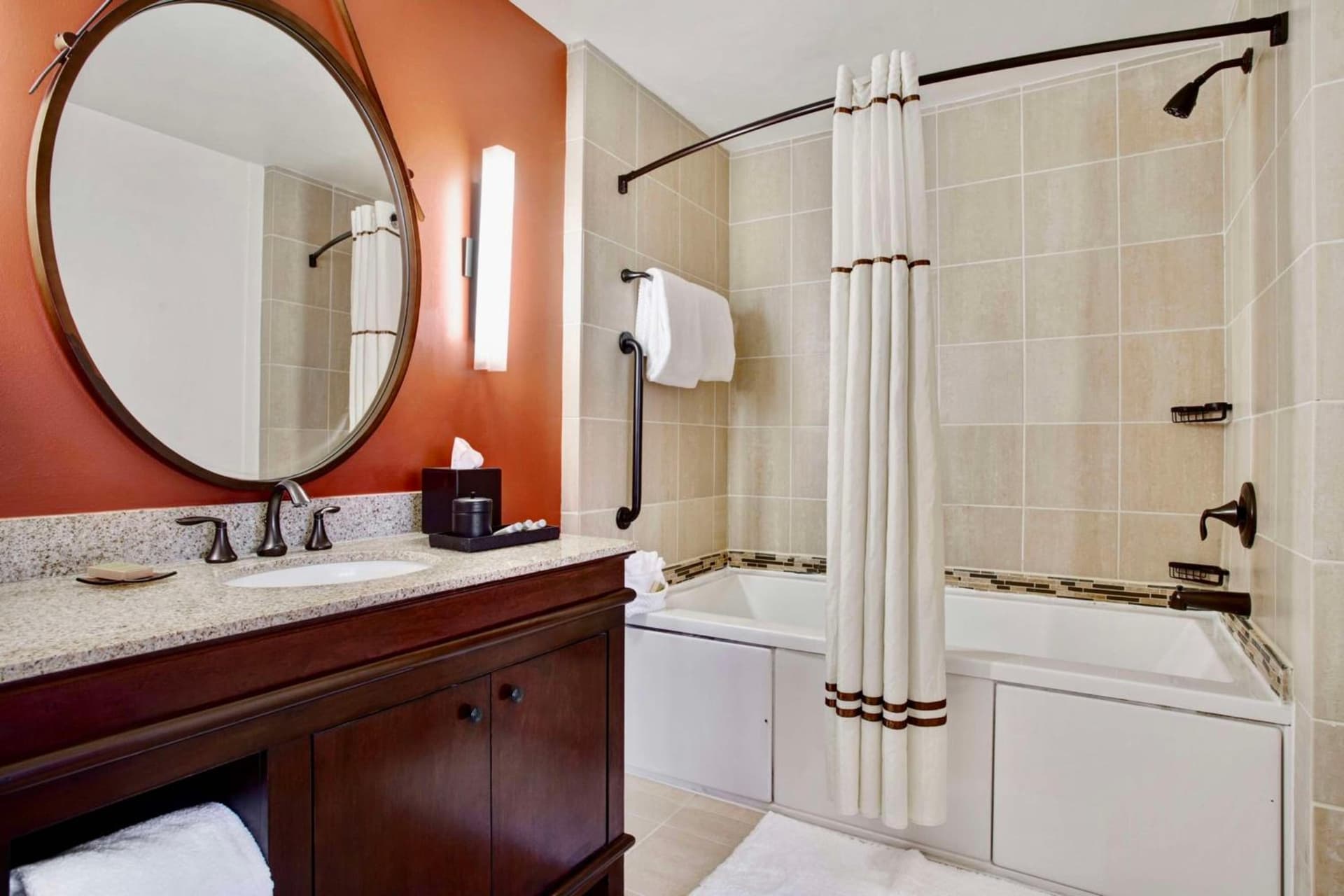 The Emily Morgan Hotel - A DoubleTree by Hilton gallery photo in San Antonio, TX — image 35