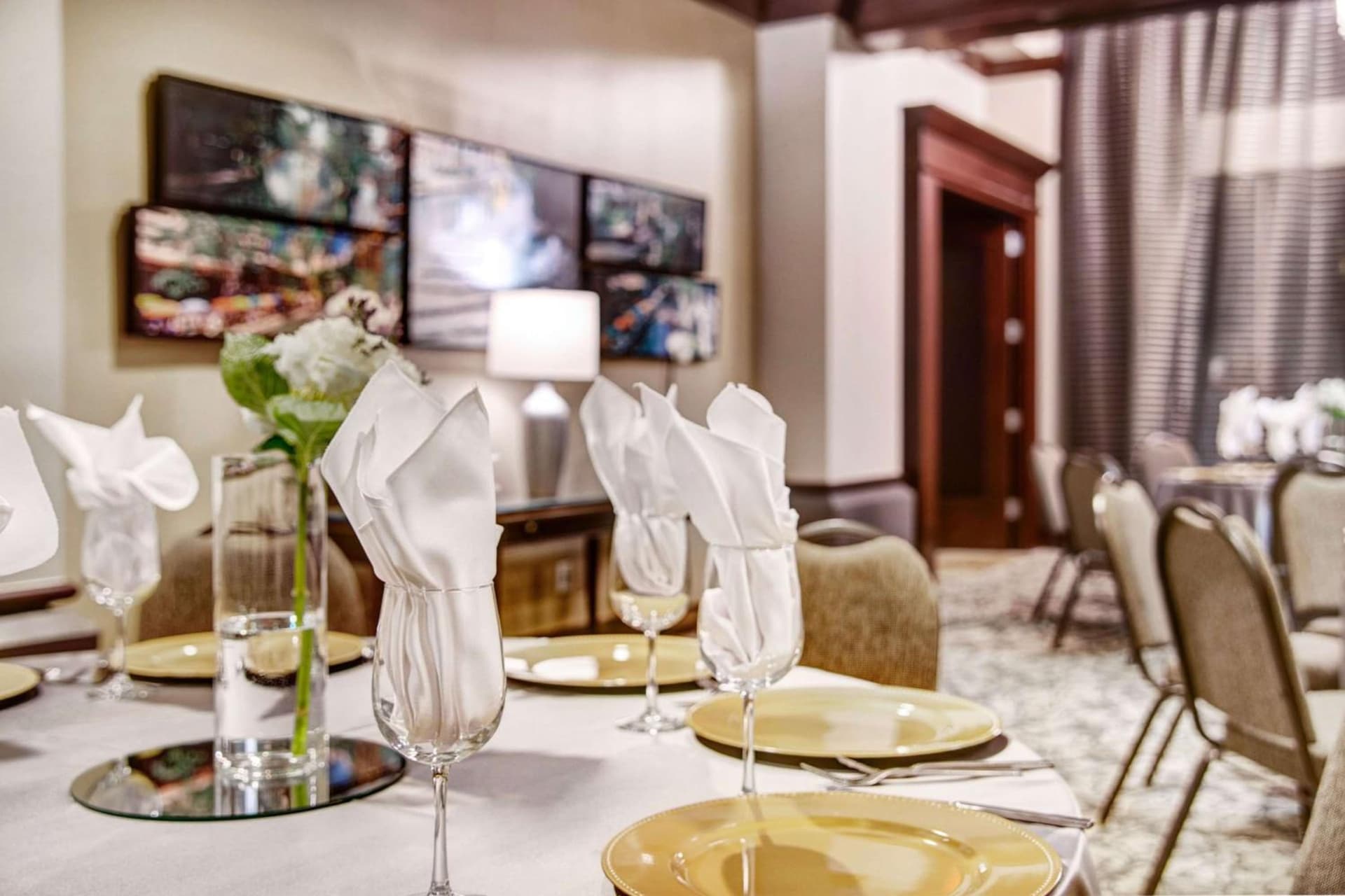 The Emily Morgan Hotel - A DoubleTree by Hilton gallery photo in San Antonio, TX — image 29