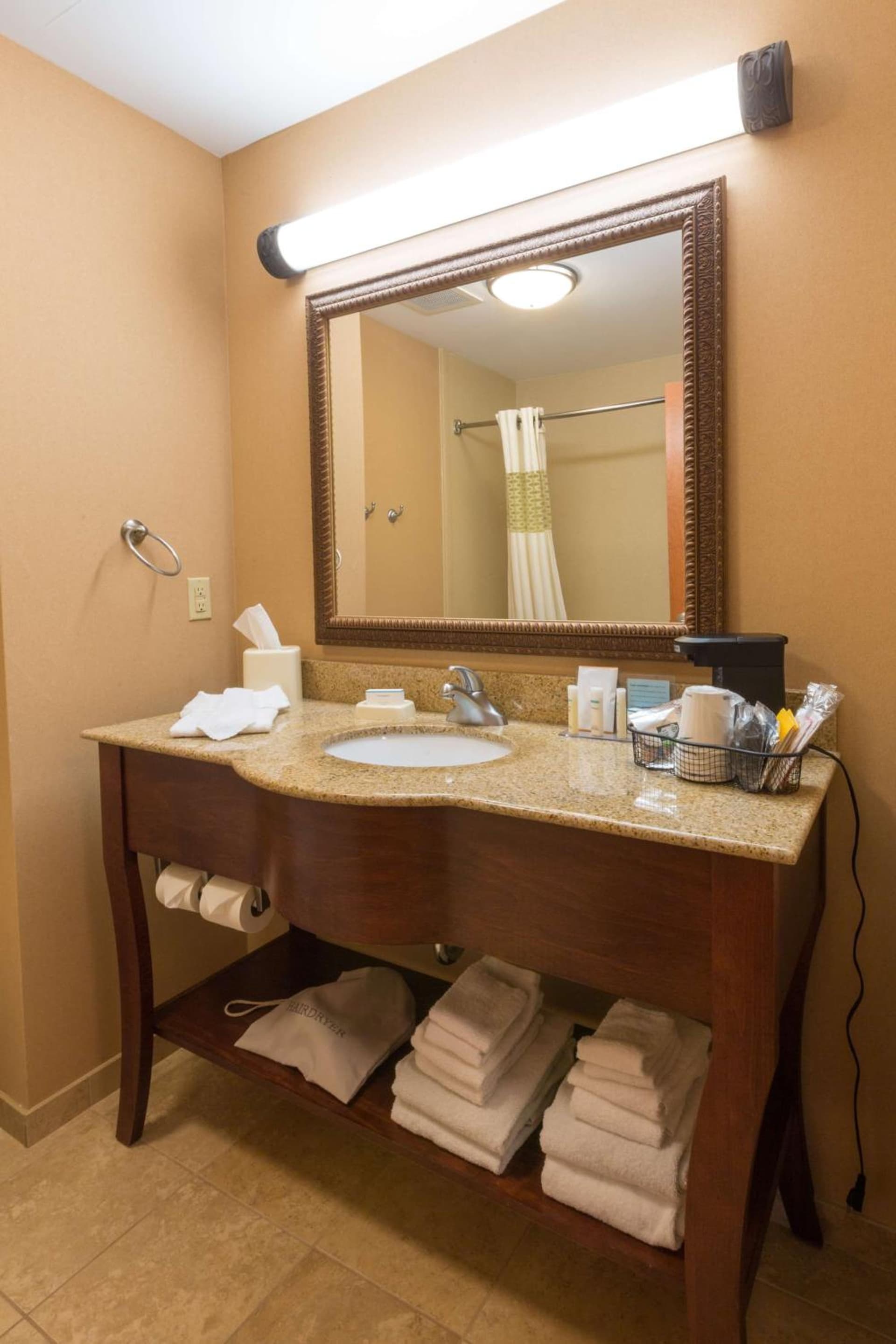 Hampton Inn Goshen gallery photo in Goshen, IN — image 5