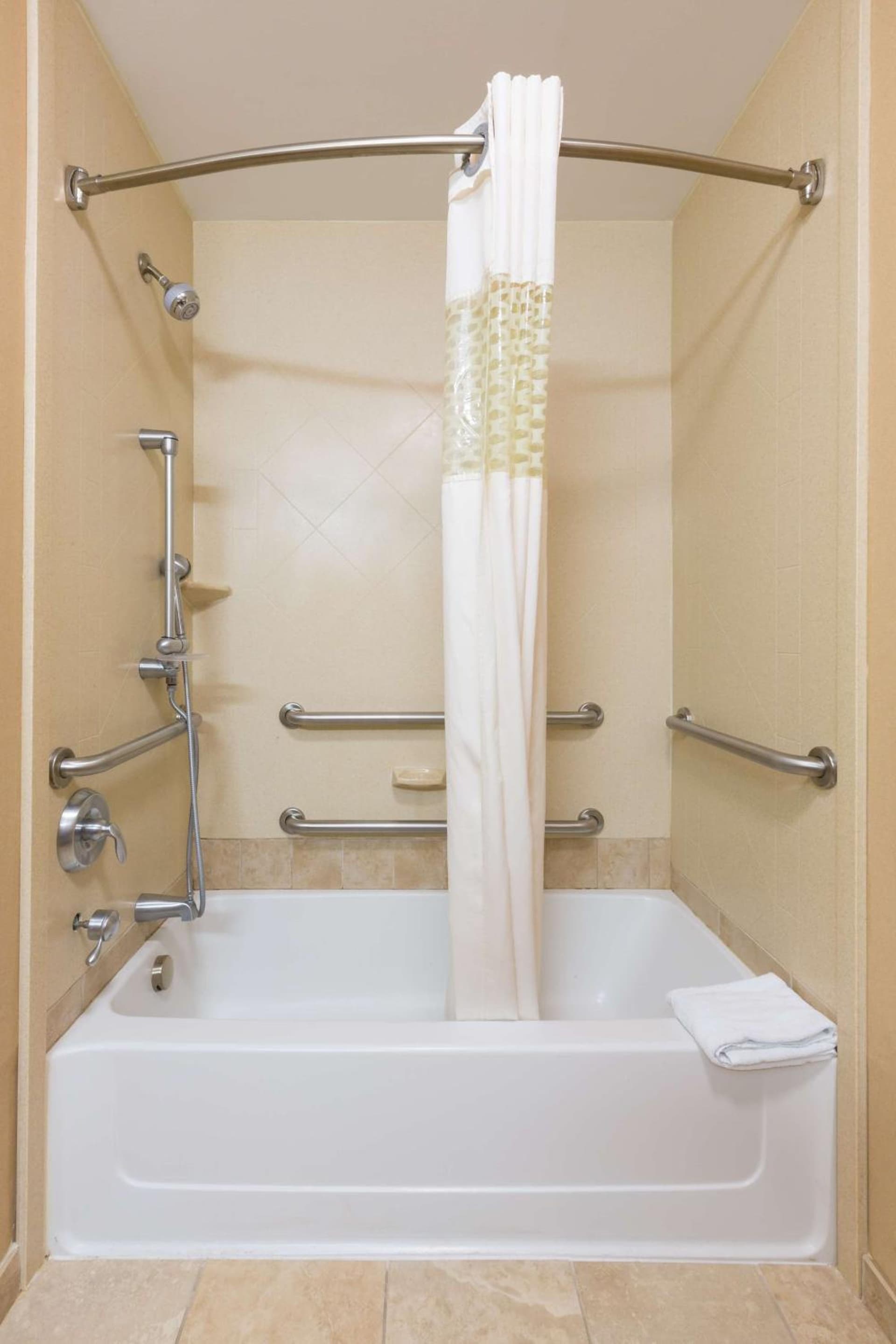 Hampton Inn Goshen gallery photo in Goshen, IN — image 30