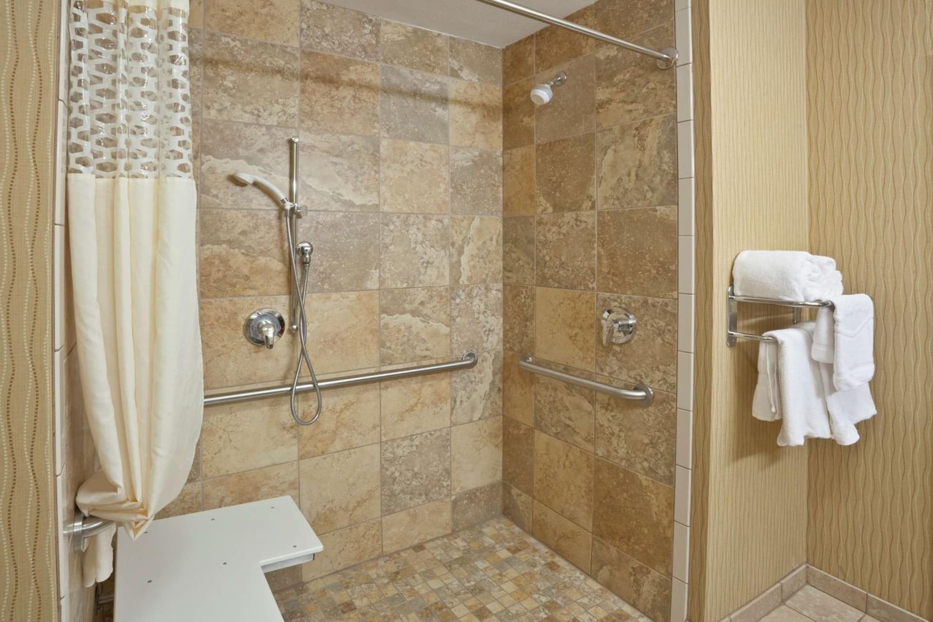 Hampton Inn Matamoras gallery photo in Matamoras, PA — image 10