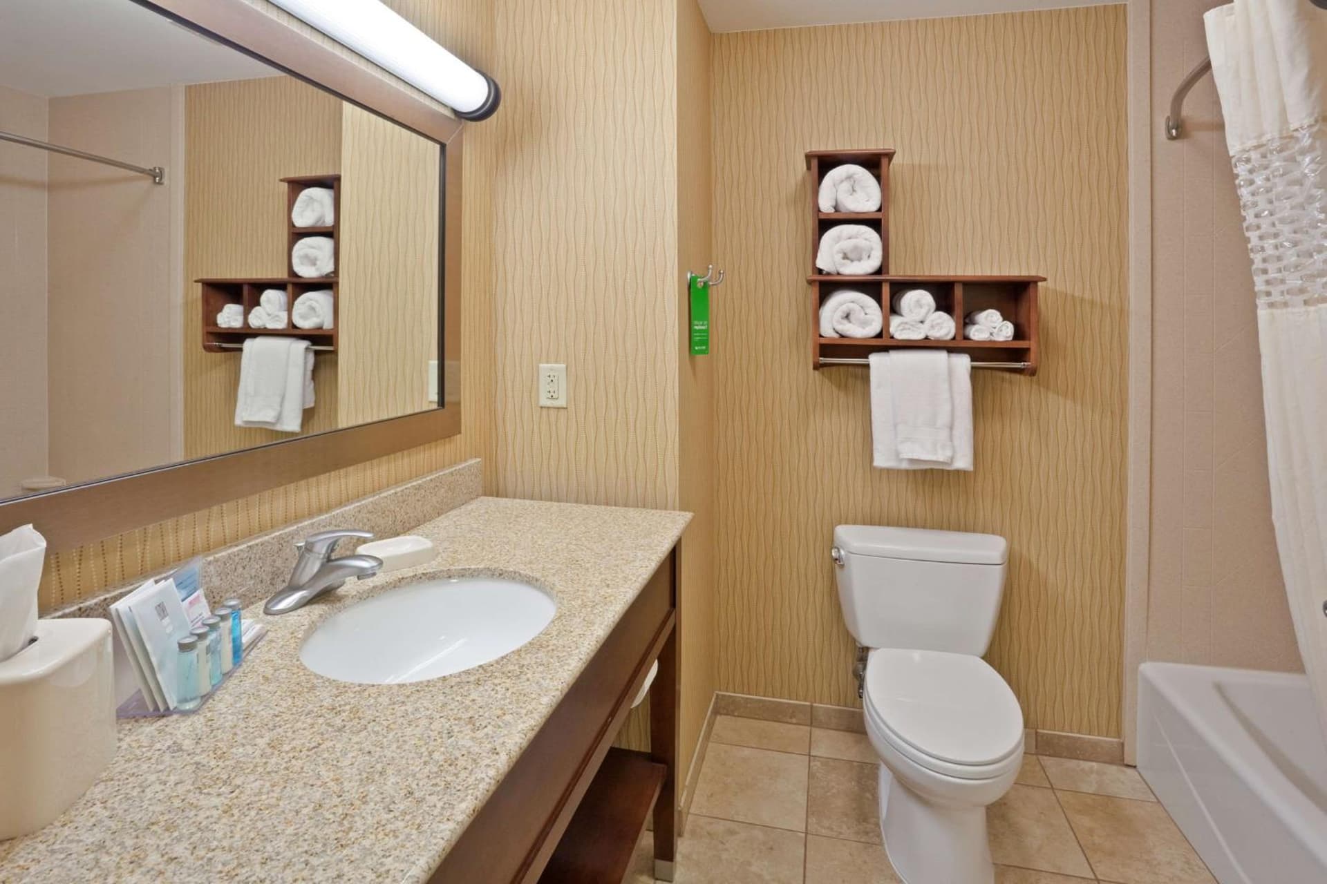 Hampton Inn Matamoras gallery photo in Matamoras, PA — image 27