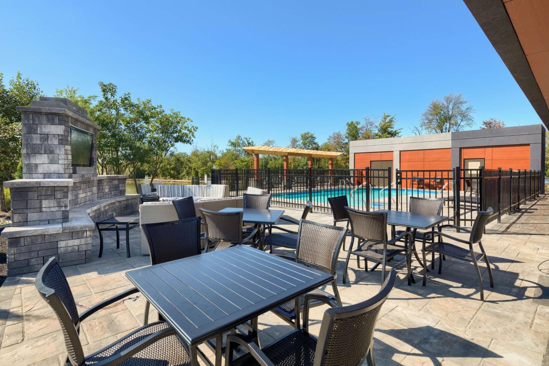Hampton Inn Louisville Northeast interior in Louisville, KY — gallery photo 2